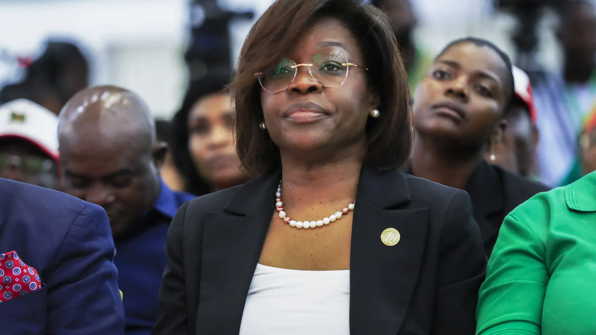 
                    Angola. Tribunais devem ser 