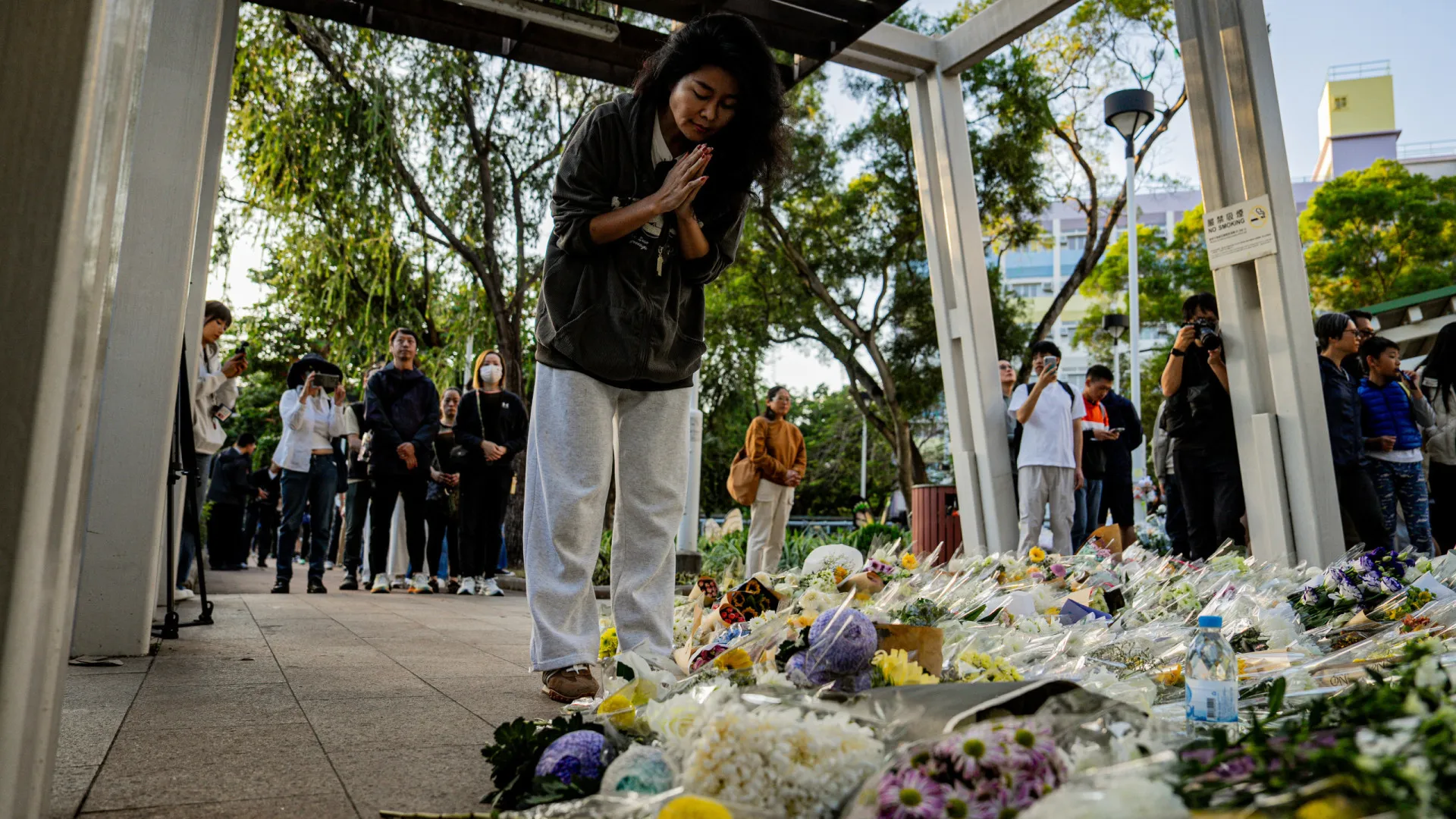 
                    ONG pede que Hong Kong pare repressão e instaure investigação após fogo
                