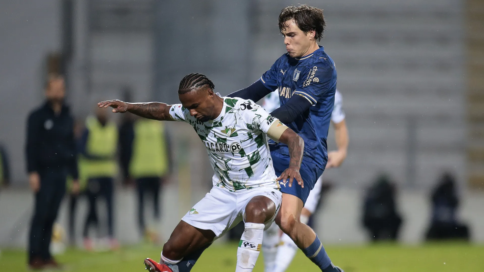 Famalicão em alta recebe Moreirense no arranque da 29.ª jornada