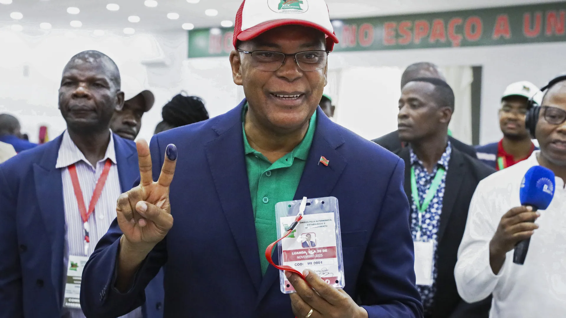 
                    Costa Júnior garante que UNITA tem condições para fazer transição em Angola
                