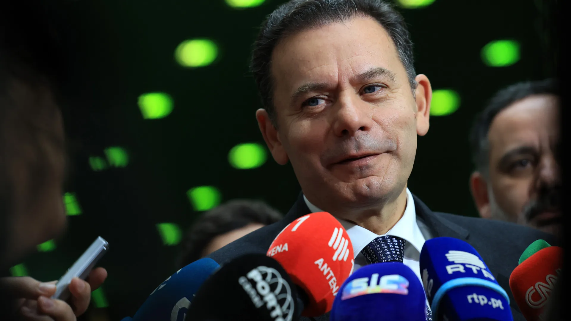 
                    Governo está a construir um novo país que acredita em quem 