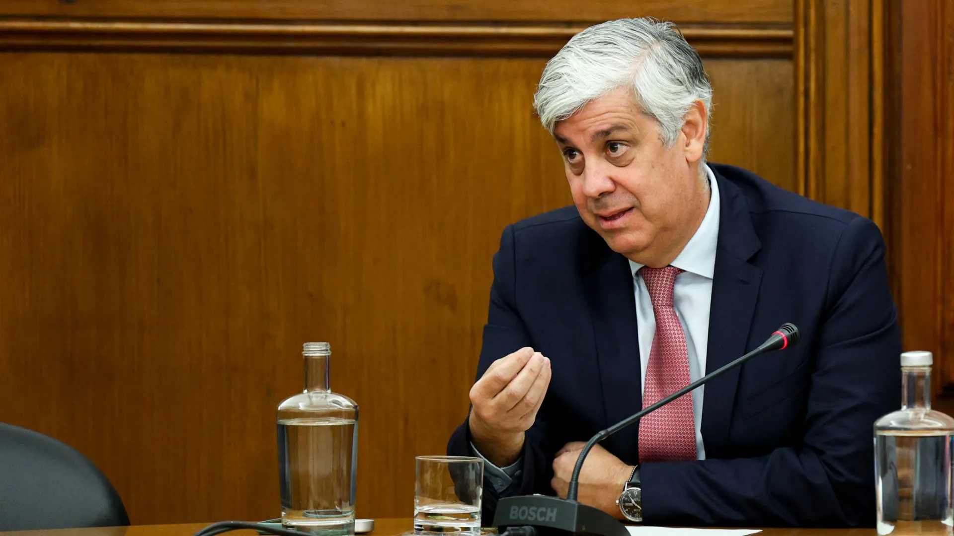 
                    Mário Centeno rejeita ter tido papel no processo da Efacec: 