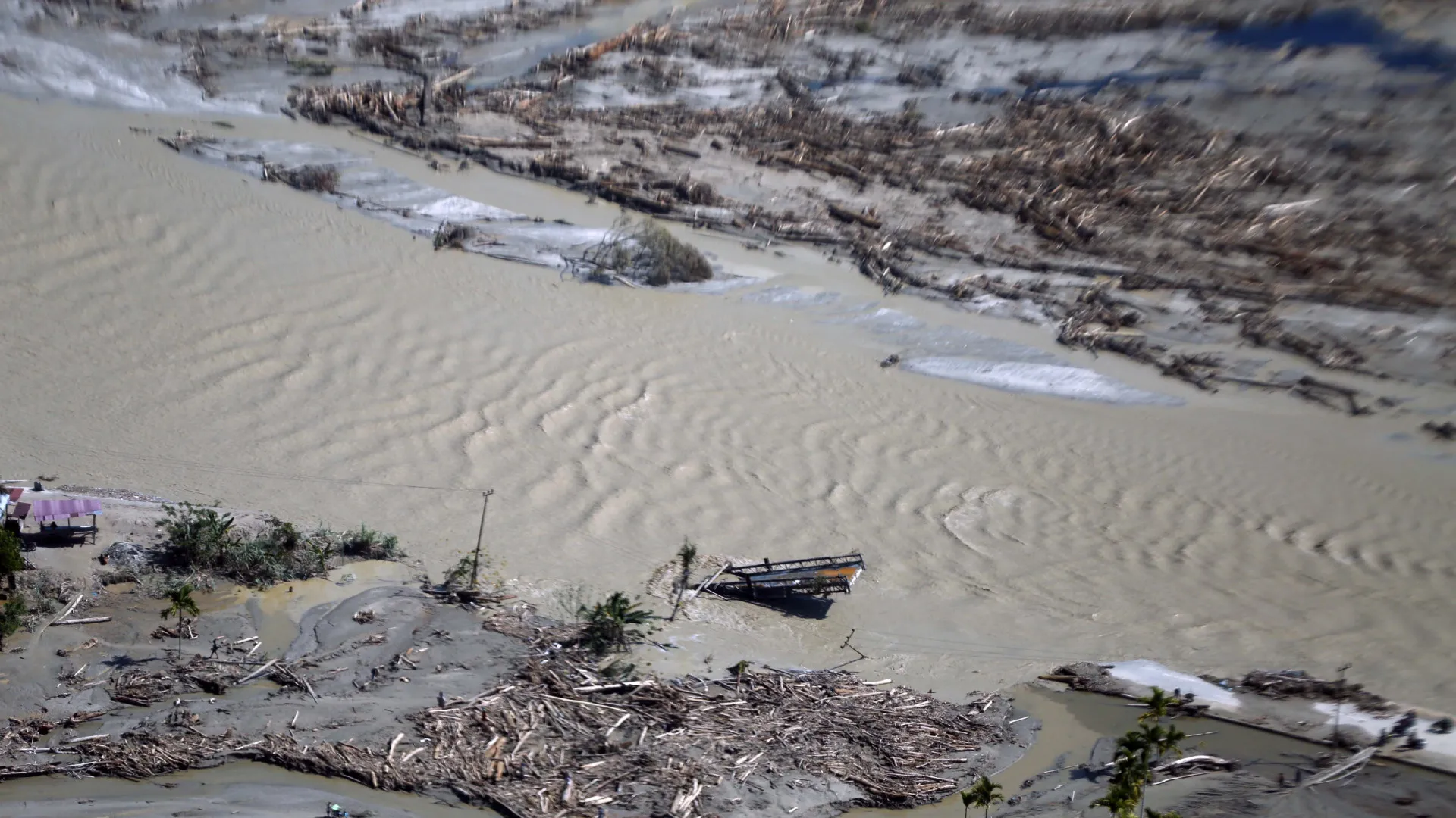 
                    Mais de 1.600 mortos em cheias na Indonésia, Sri Lanka e Tailândia
                