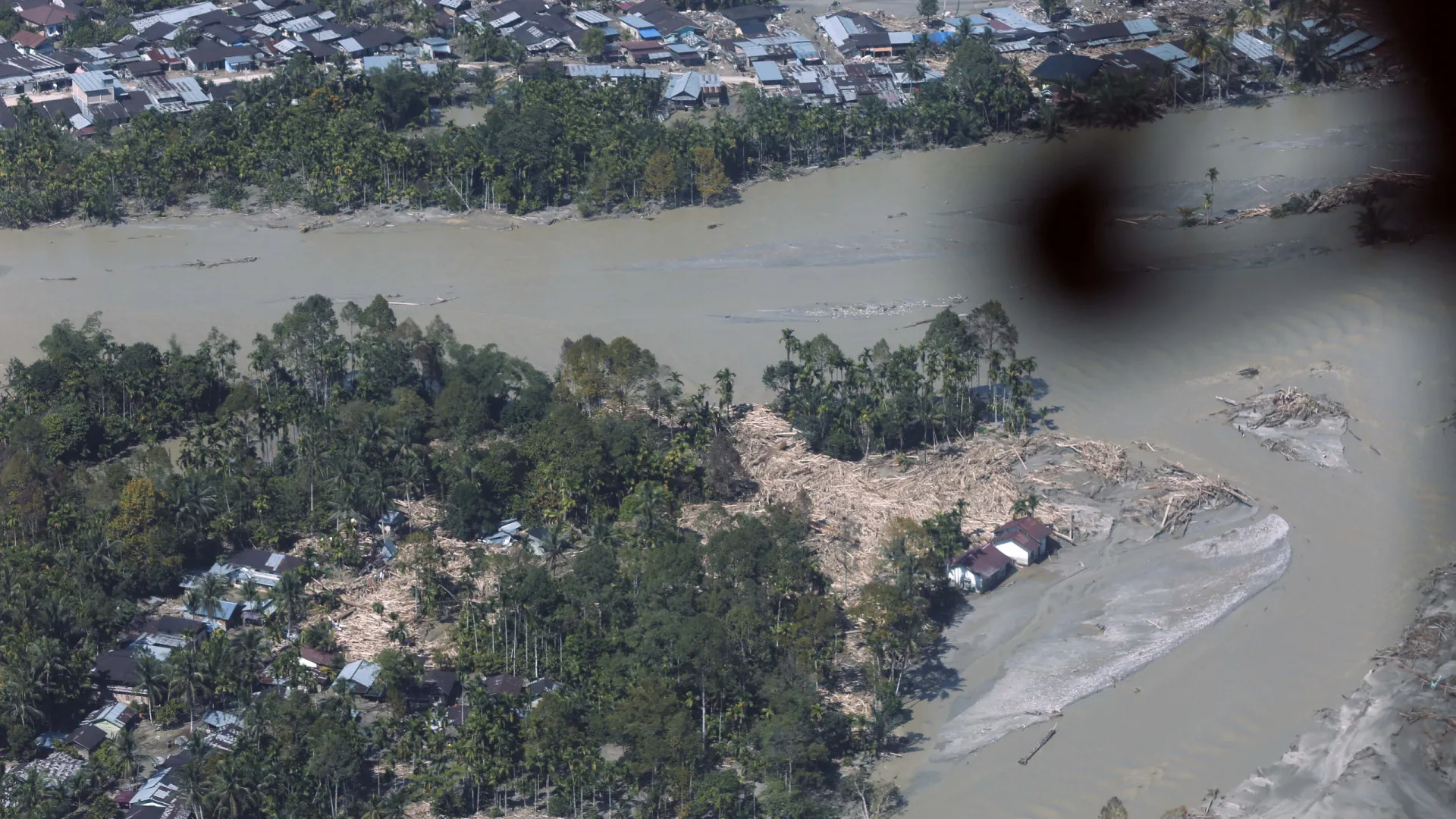 
                    UE vai apoiar Sri Lanka, Tailândia e Indonésia após cheias
                