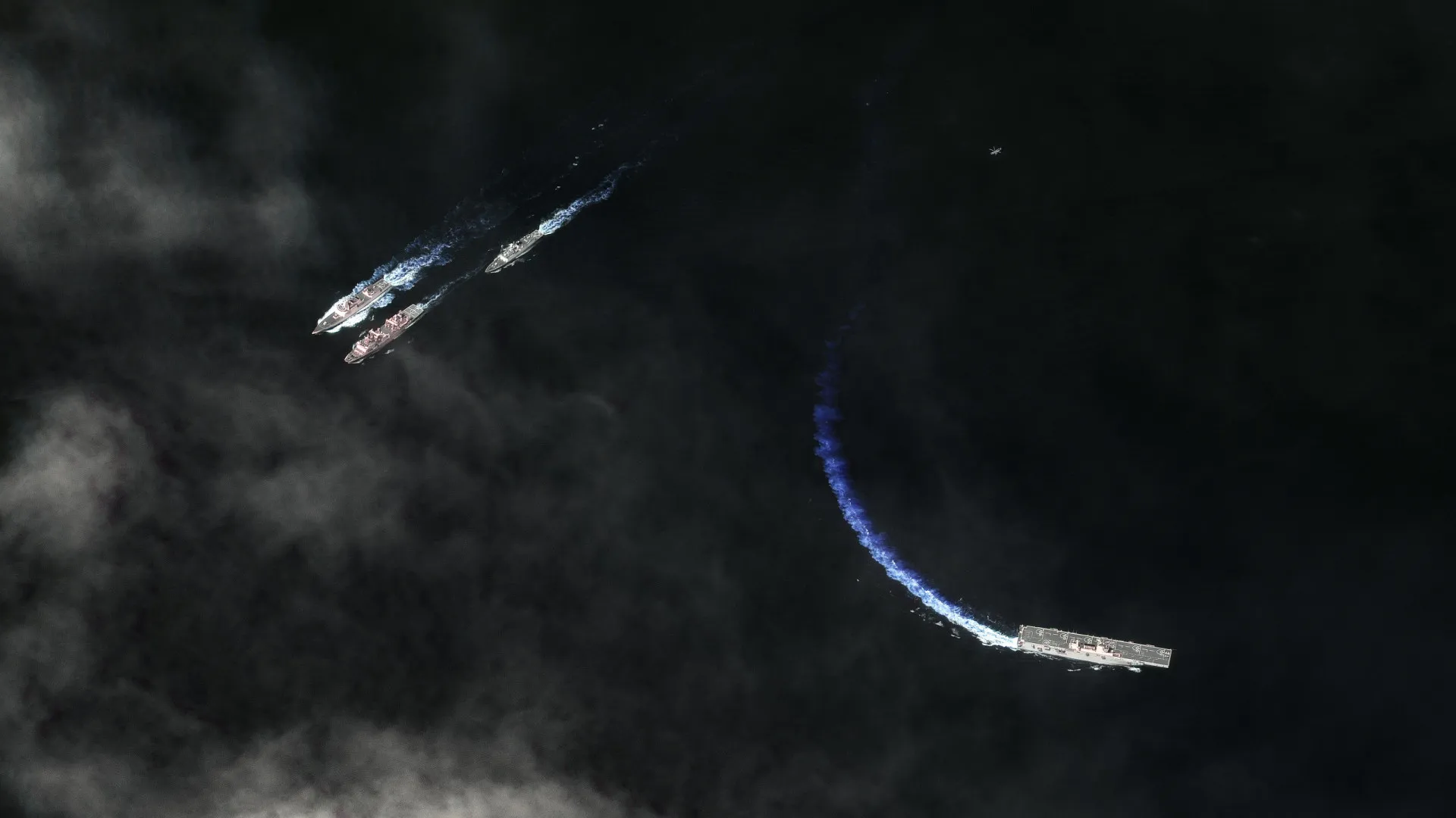 
                    Pequim realiza patrulhas aéreas e navais no disputado mar do Sul da China
                