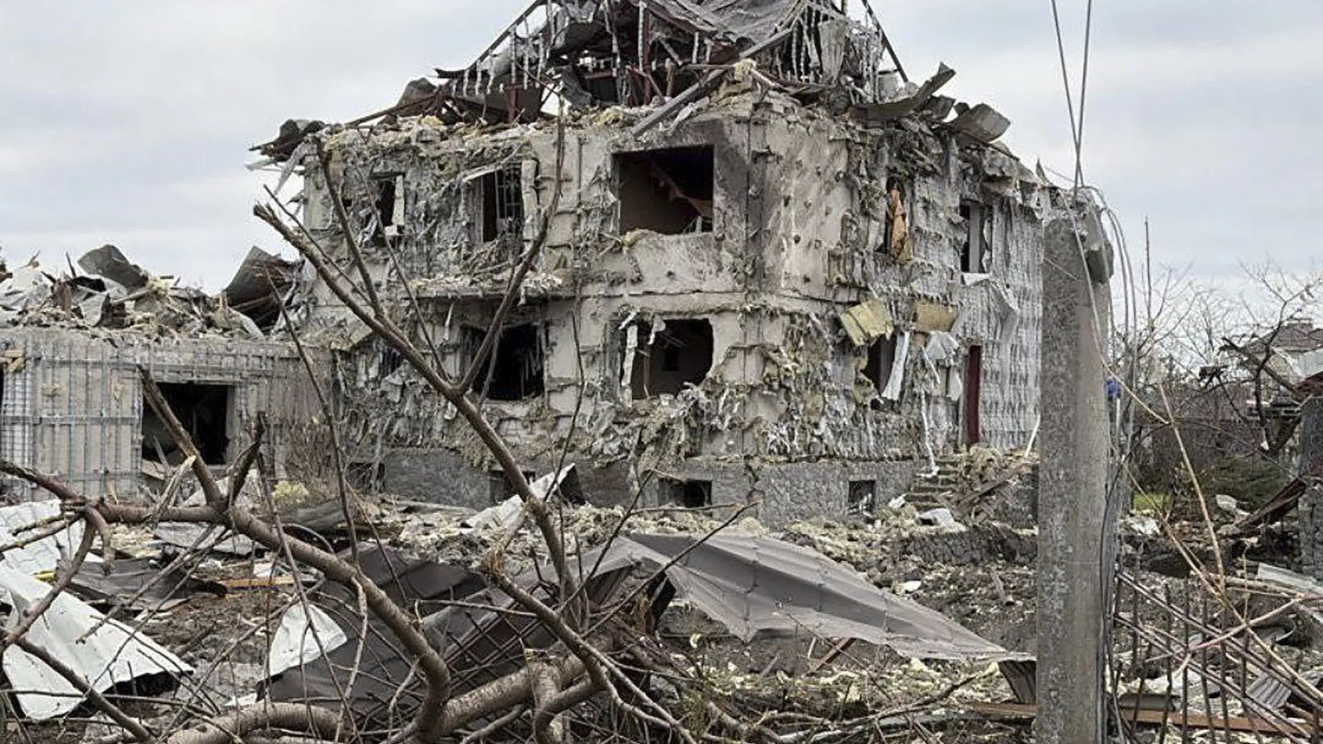 
                    Portugal apoia empréstimo de reparações e confia em aprovação na UE
                