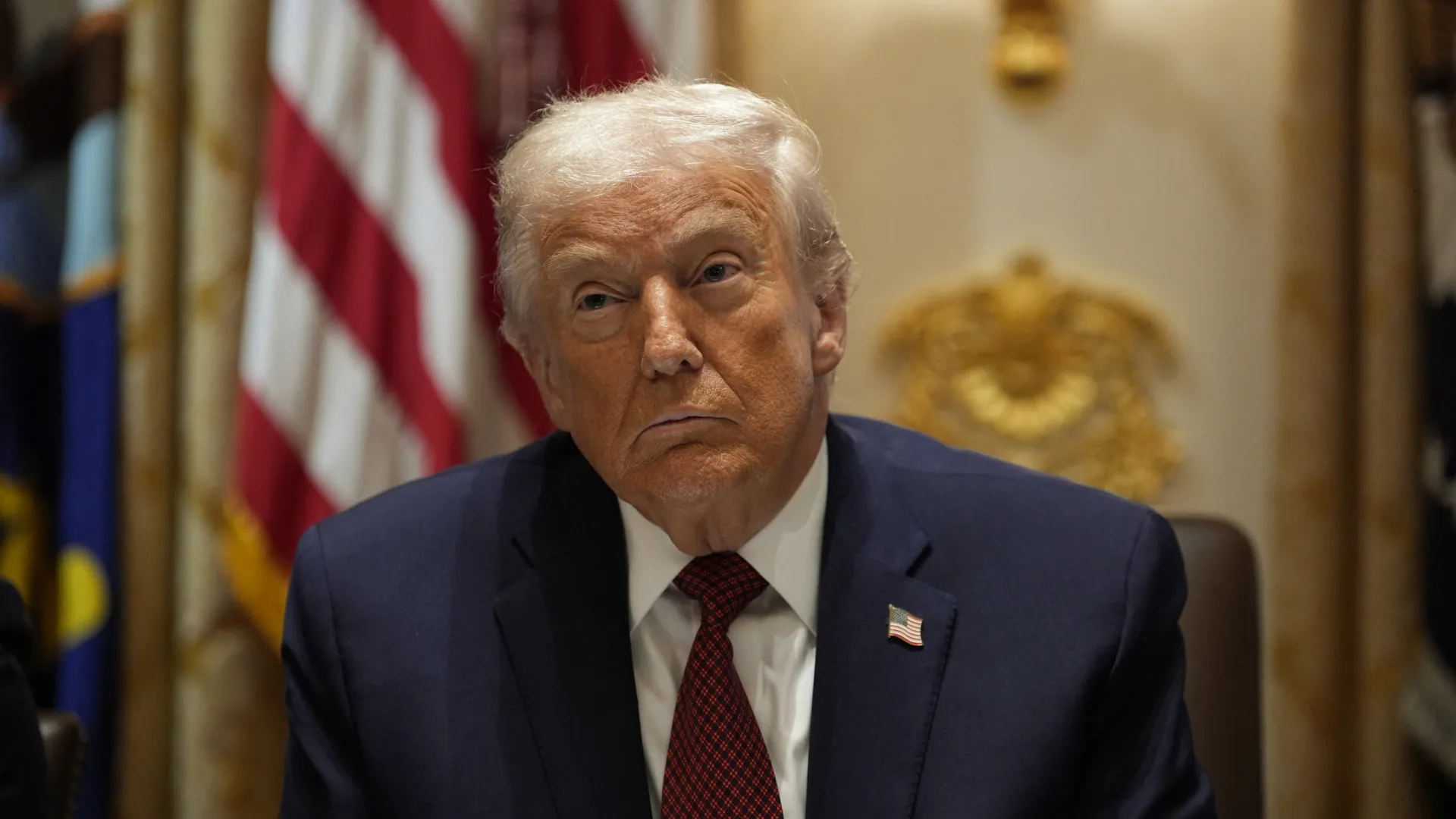 
                    Trump pressiona Reserva Federal e acusa Biden de nomeações indevidas
                