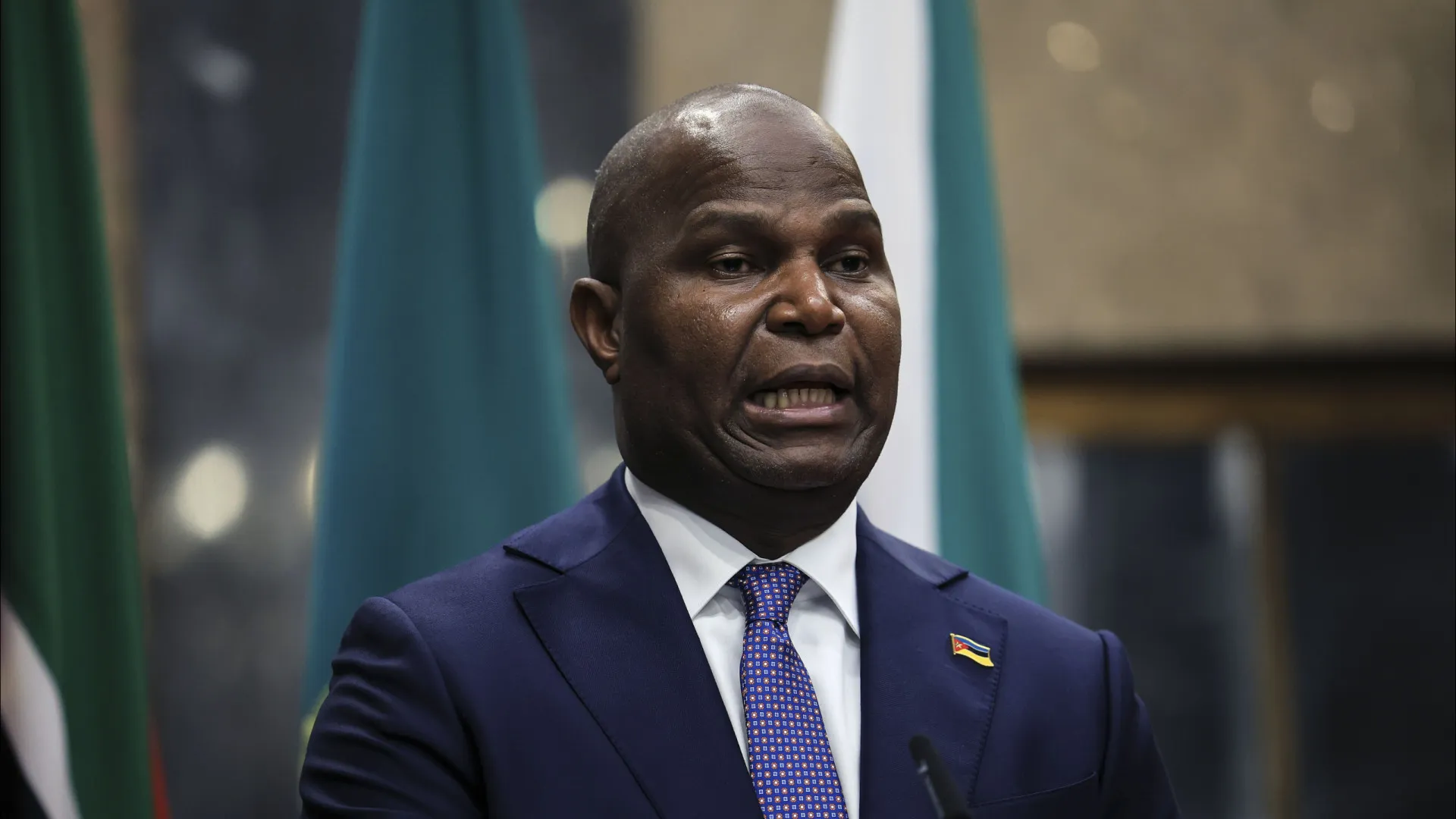 
                    Presidente moçambicano visita EAU para aprofundar relações políticas
                