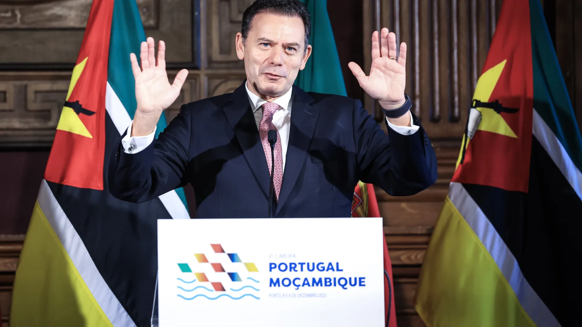 
                    Montenegro pede regular 