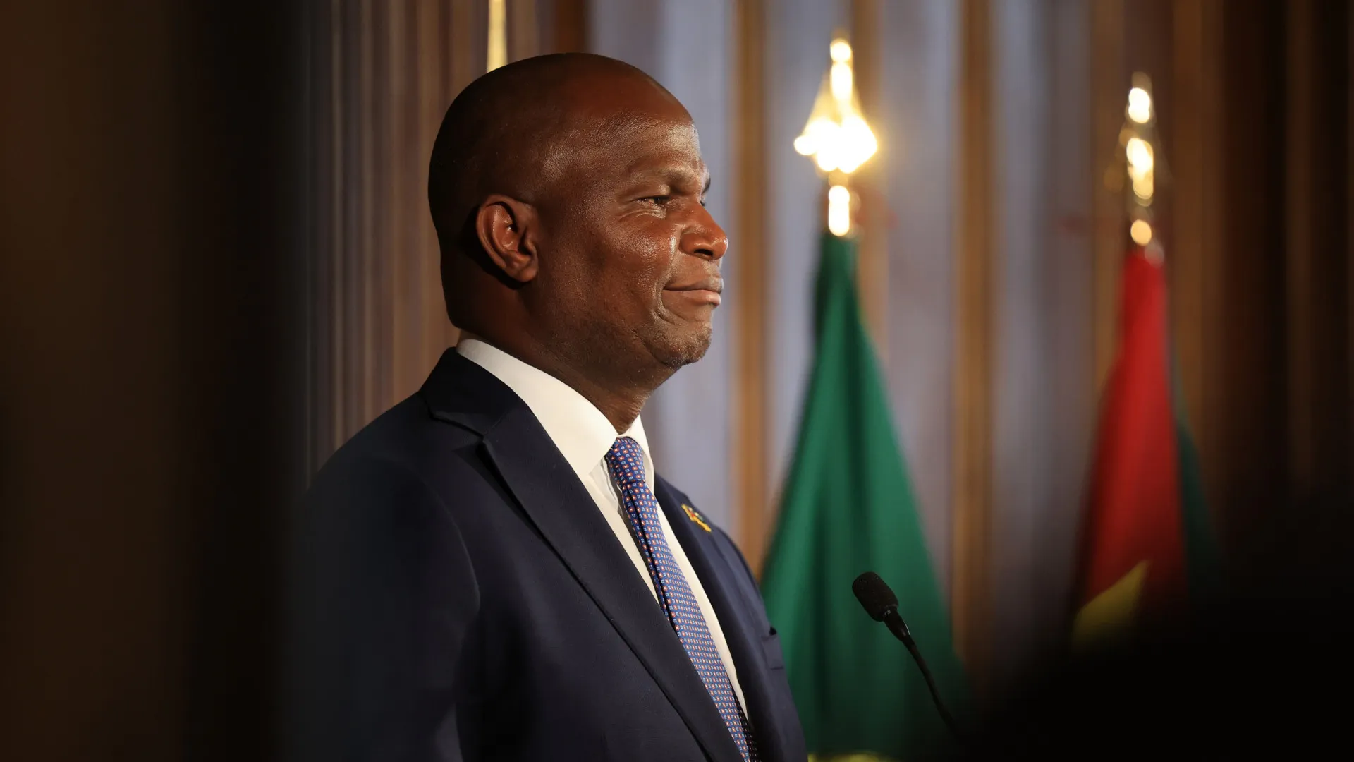 
                    Moçambique quer reforço de cooperação chinesa e apoia 