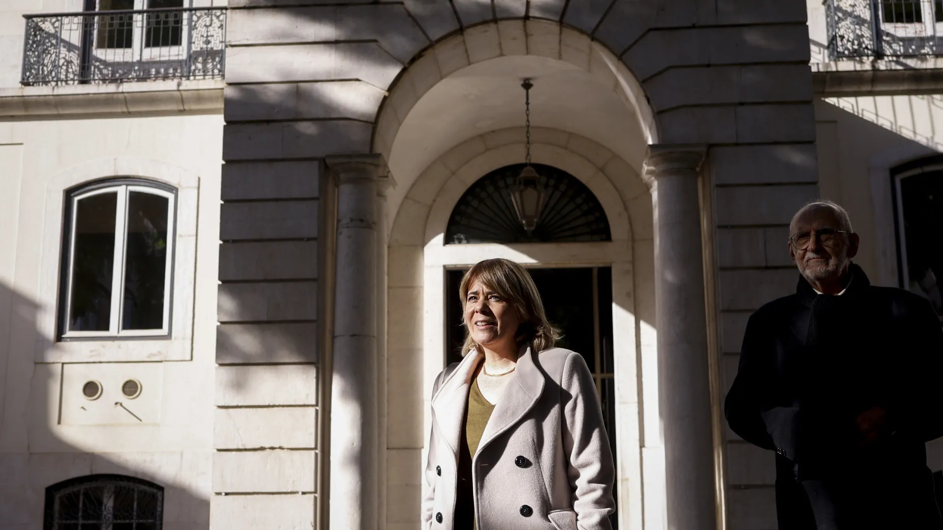 
                    Catarina Martins formaliza candidatura presidencial com 9.500 assinaturas
                