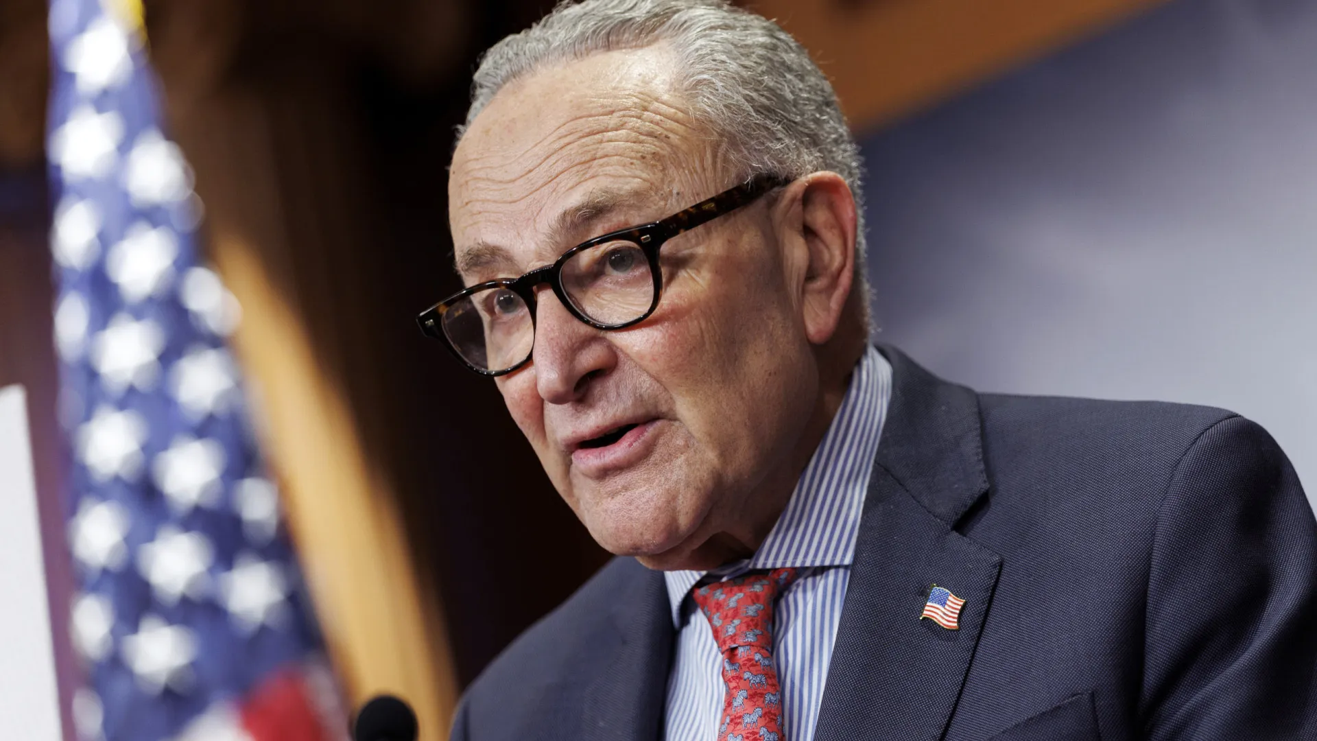 
                    Democratas exigem divulgação total de documentos do caso Epstein
                