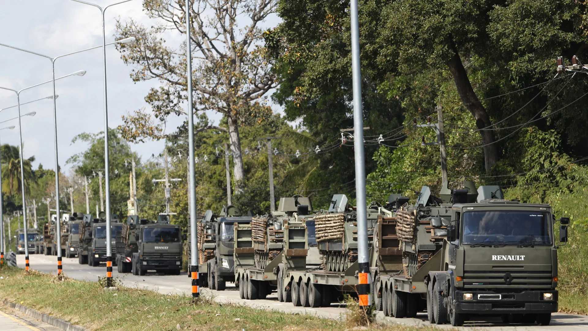 
                    Tailândia dissolve Parlamento em plena crise fronteiriça com o Camboja
                