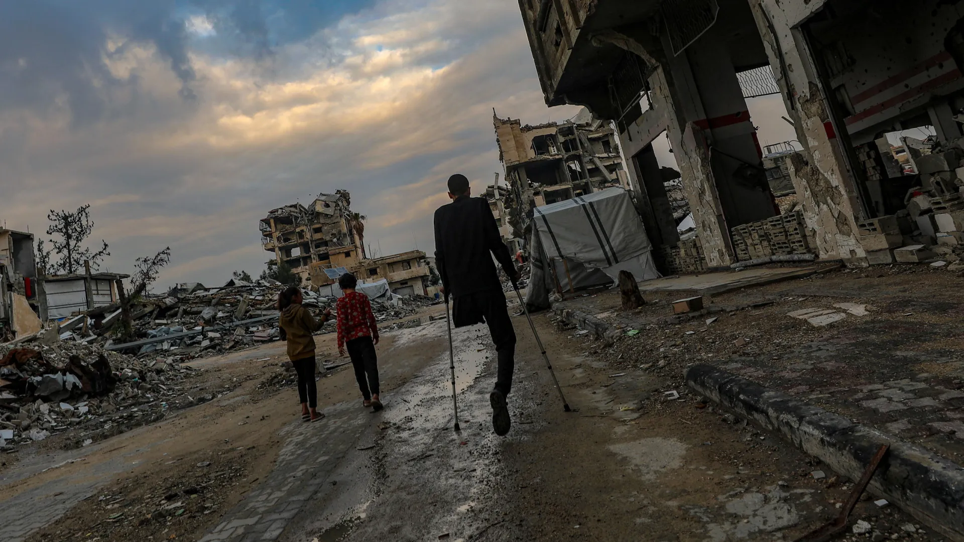 
                    Mais de 1.000 doentes em Gaza morreram à espera de retirada
                