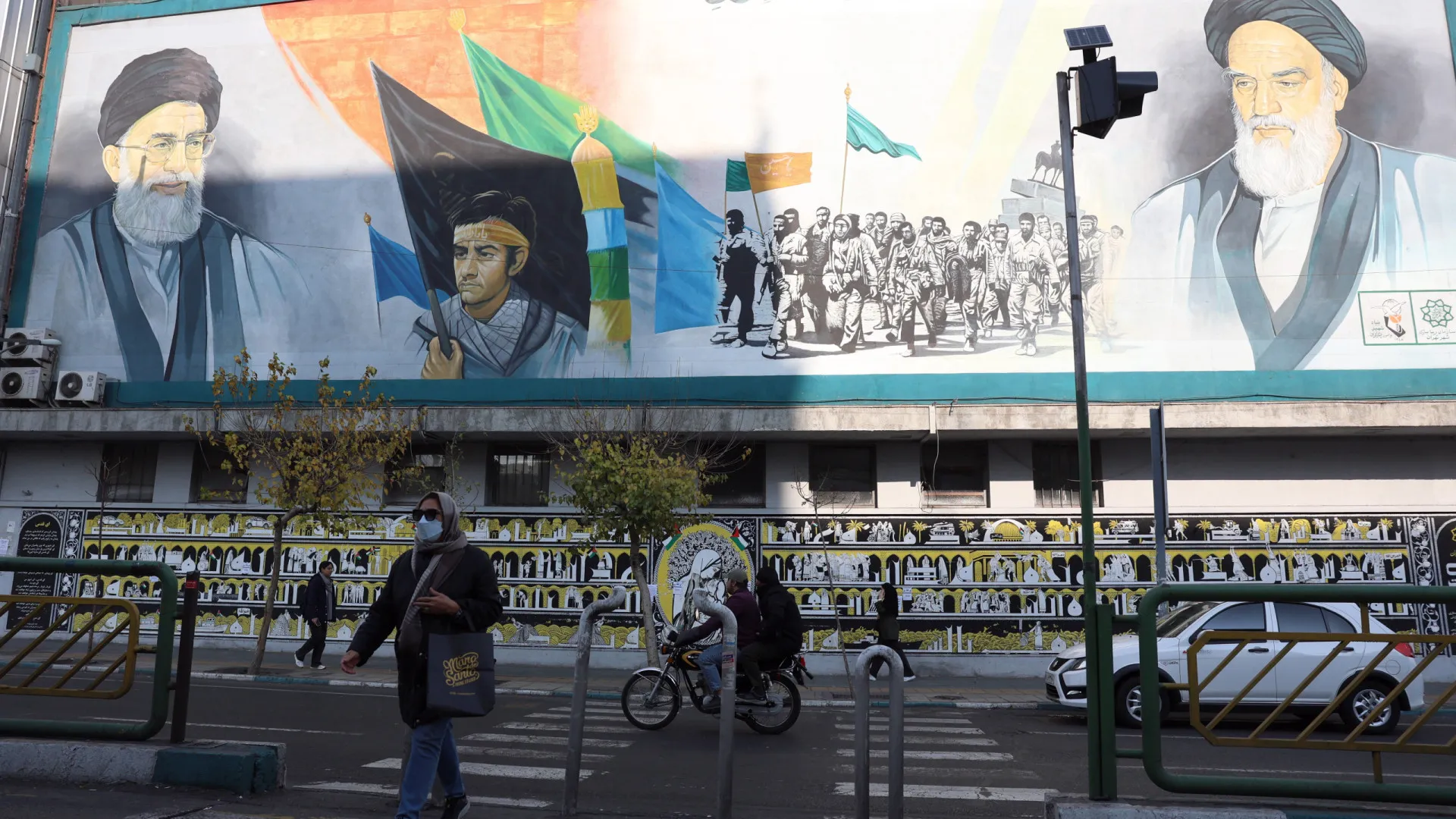 
                    Personalidades femininas pedem ao Irão que suspenda execução de Tabari
                