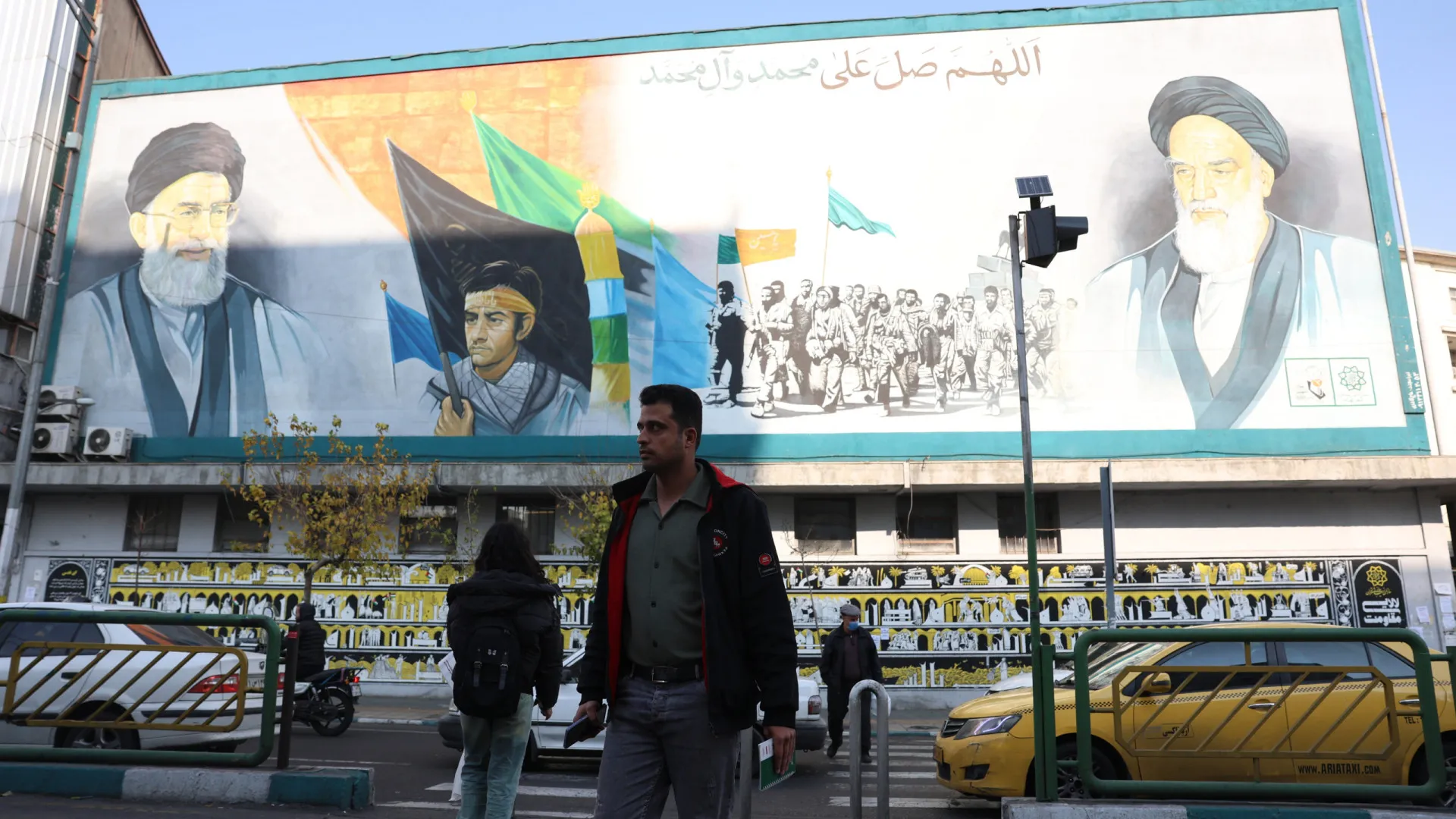 
                    Quatro mortos em confrontos no sul do Irão
                