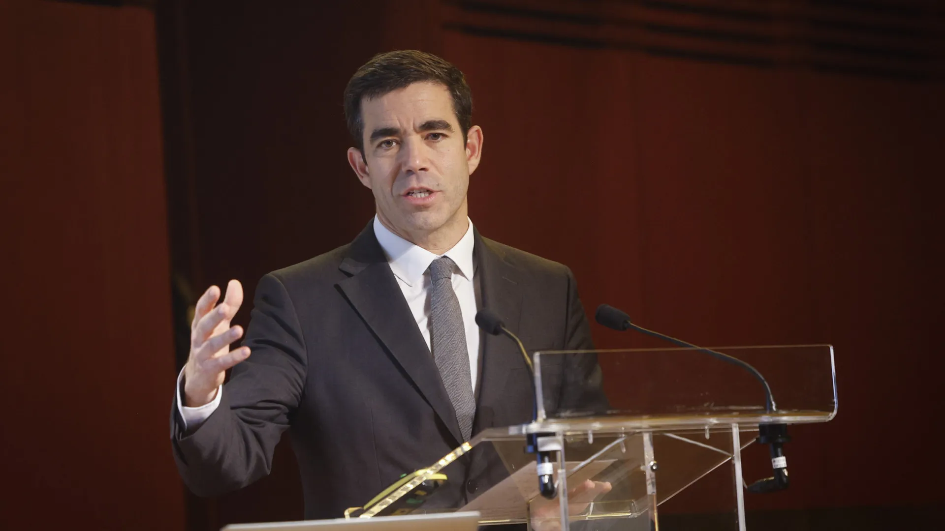 
                    Portugal muda voto sobre mecanismo de solidariedade para refugiados
                