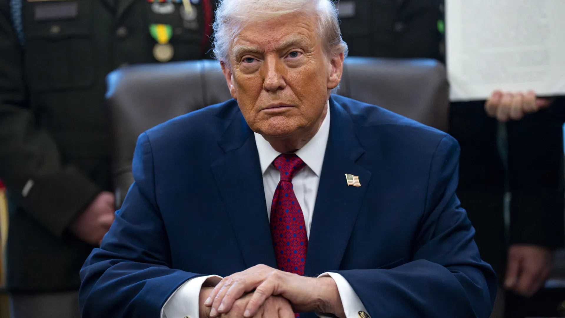 
                    Trump diz que avança com processo contra BBC nas próximas horas
                