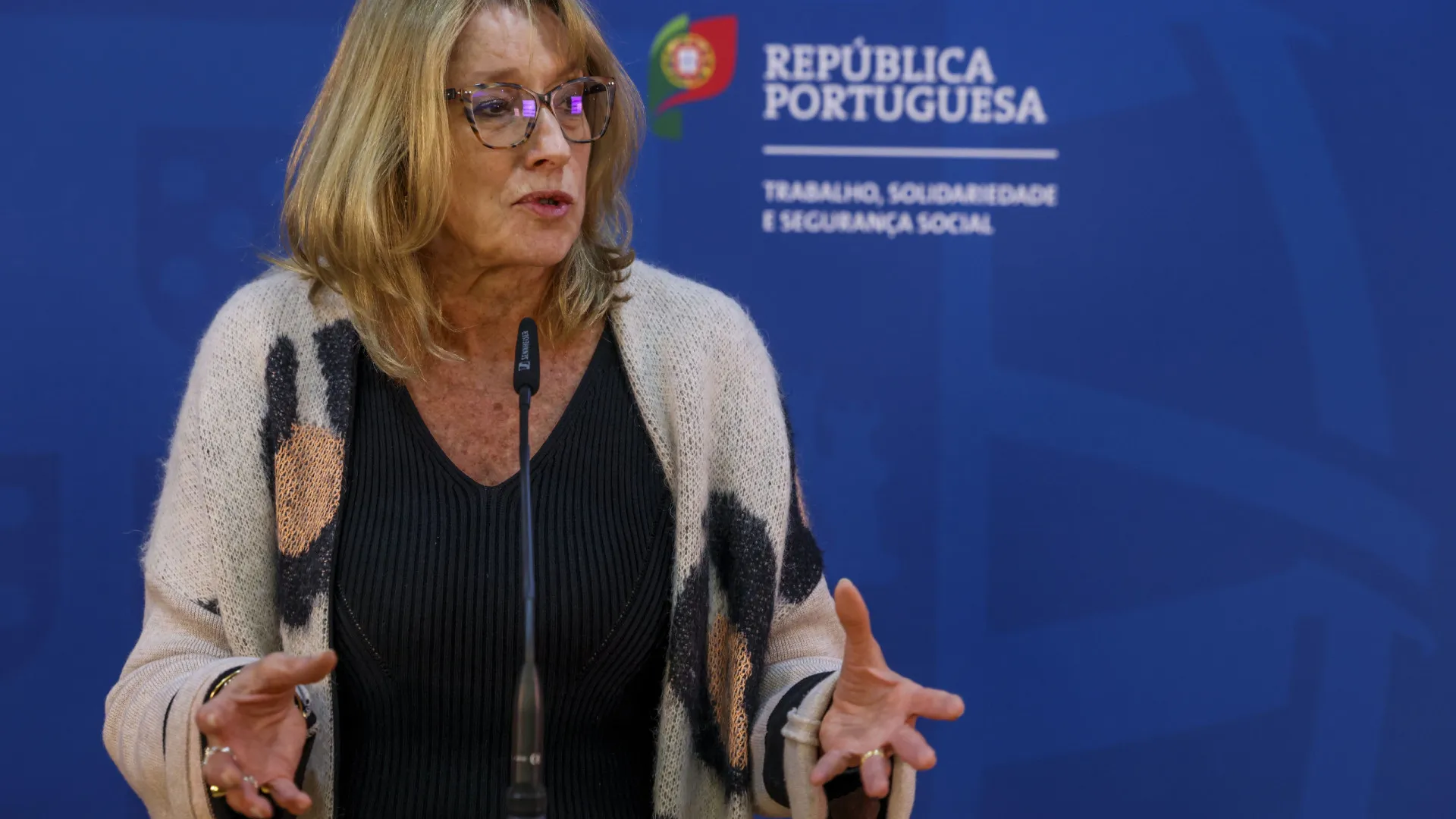 
                    Ministra acusa CGTP  de 