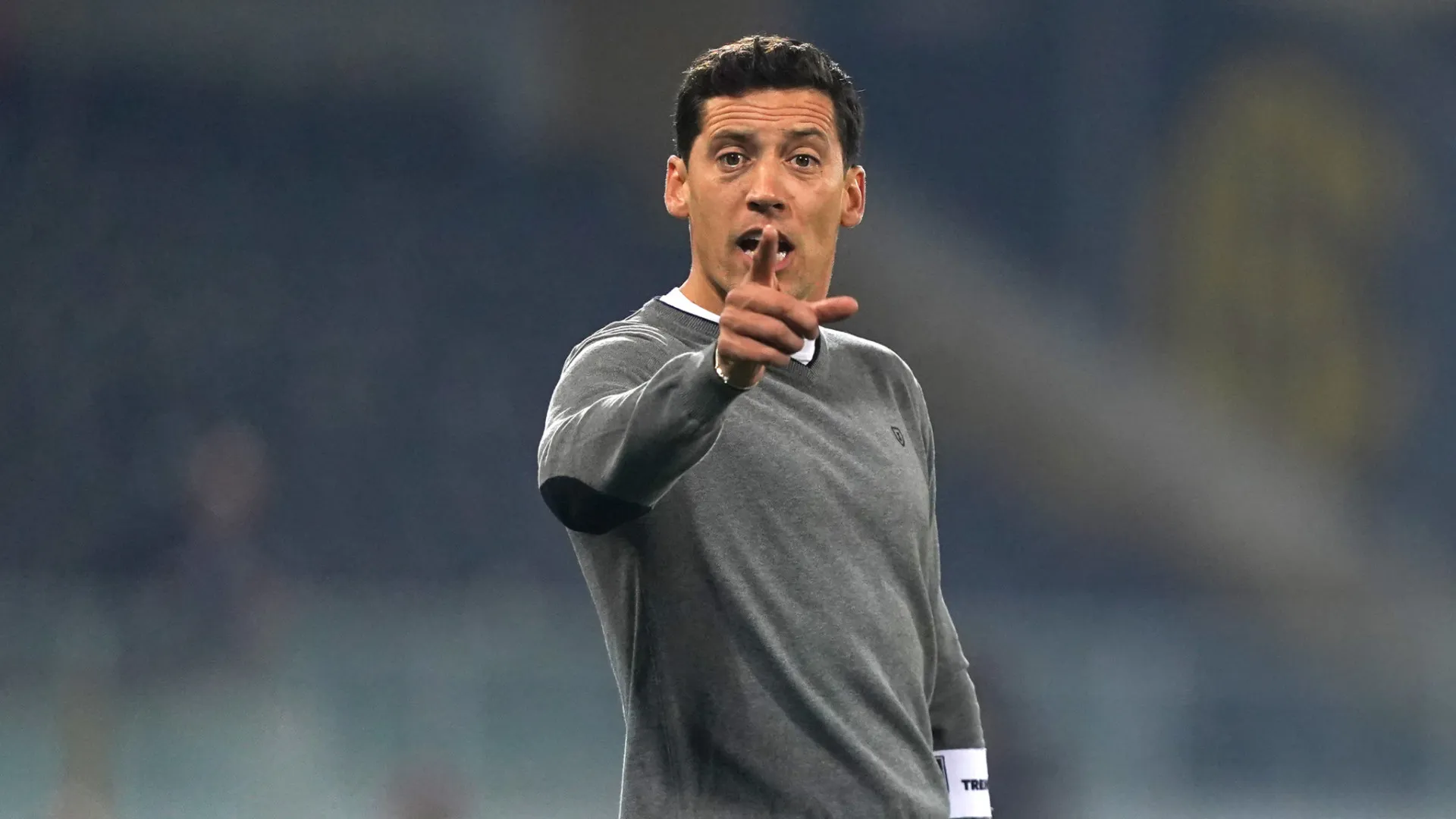 
                    Luís Pinto promete Vitória competitivo contra Sporting e finta polémicas
                