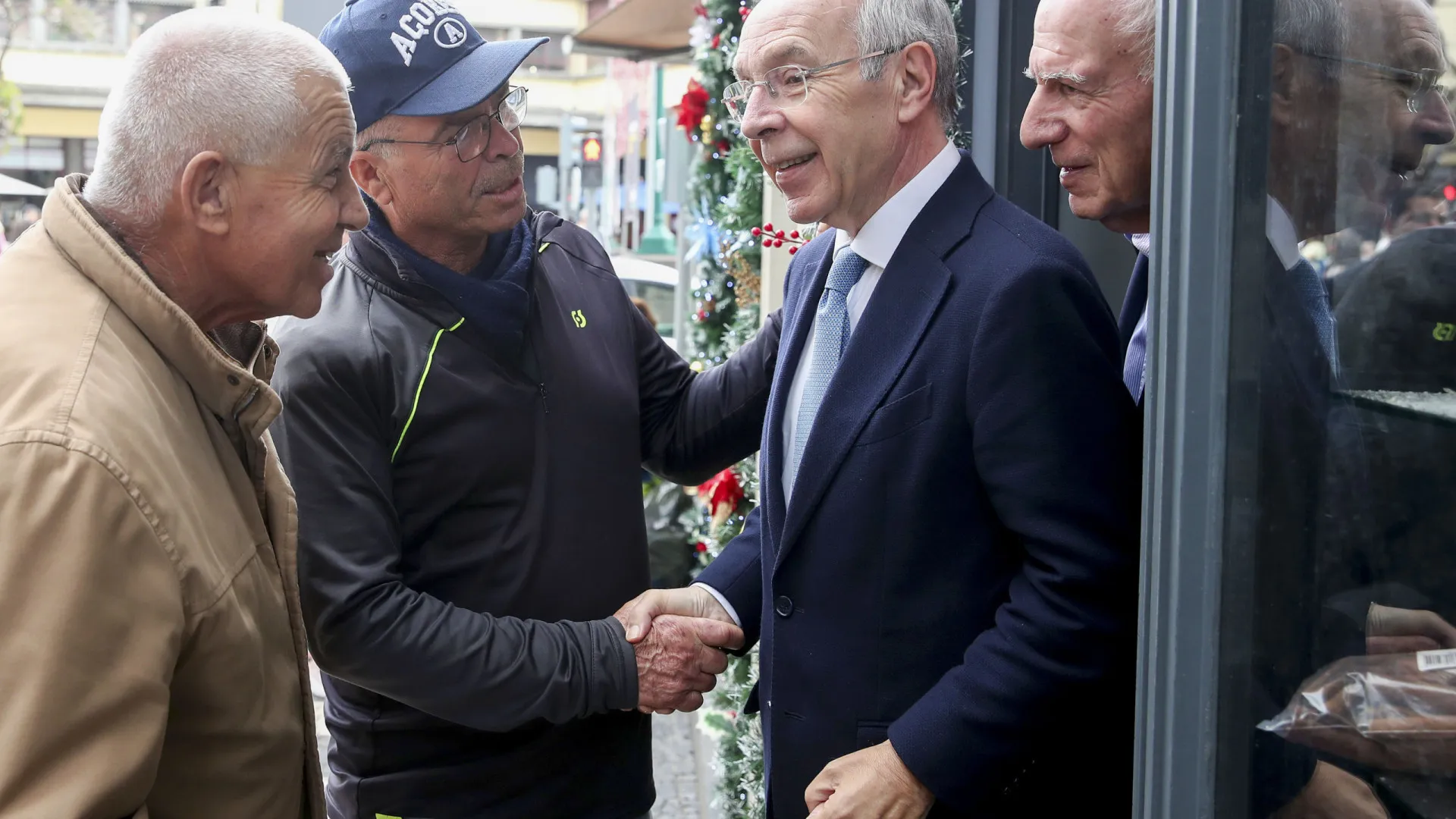 
                    Questões sobre rendimentos? 