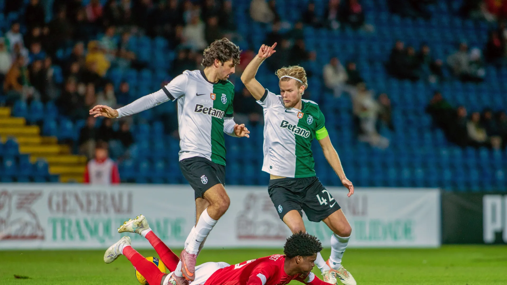 
                    Taça de Portugal: Sporting nos 'quartos' após afastar Santa Clara no prolongamento
                