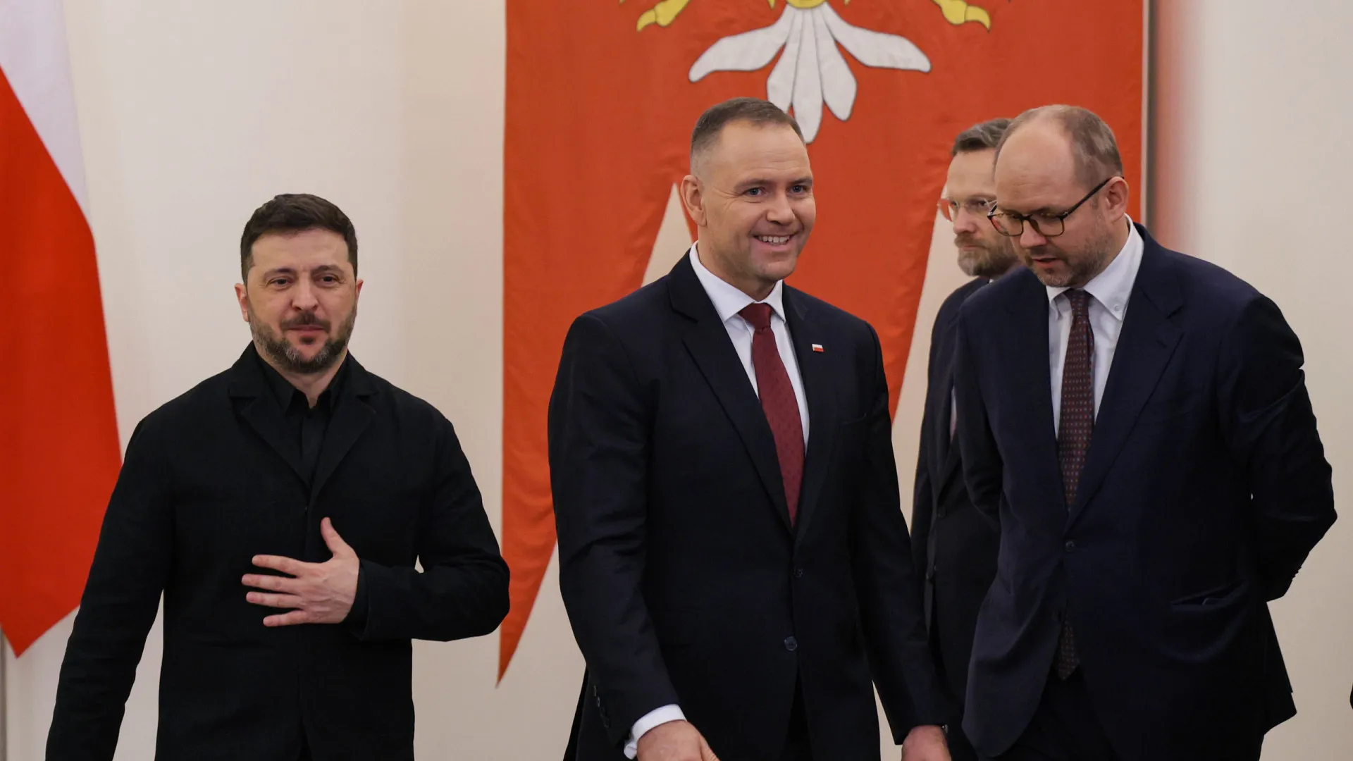 
                    Presidente polaco lamenta a Zelensky ingratidão por apoio de Varsóvia
                