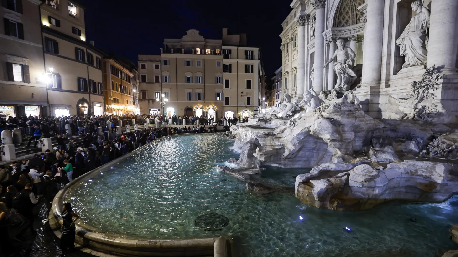
                    A partir de fevereiro, visitar a Fontana di Trevi vai custar 2 euros
                