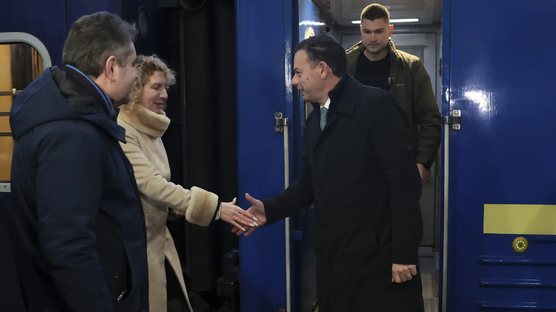 
                    Montenegro está em Kyiv. Visita tem 