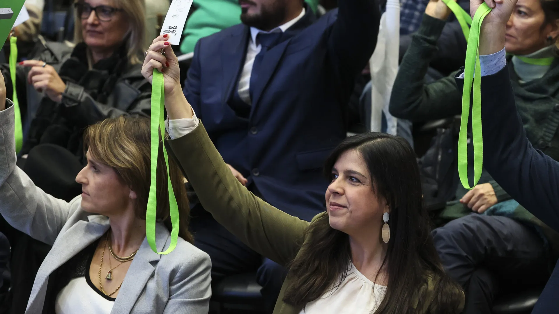 
                    Inês de Sousa Real acusa dirigente de se demitir 