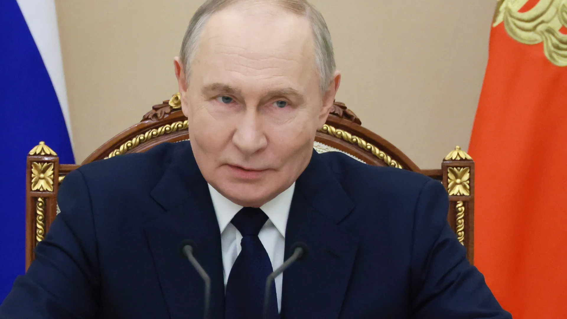 
                    Putin decreta recrutamento de reservistas para proteger infraestruturas
                