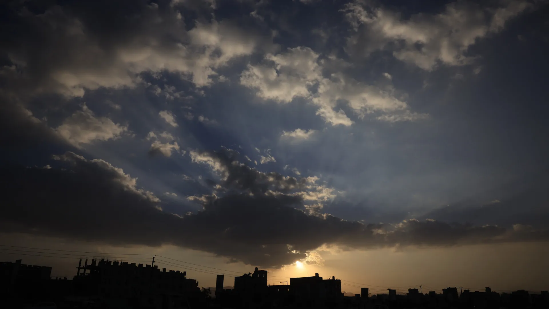 
                    Coligação liderada por Riade anuncia ataques contra separatistas no Iémen
                