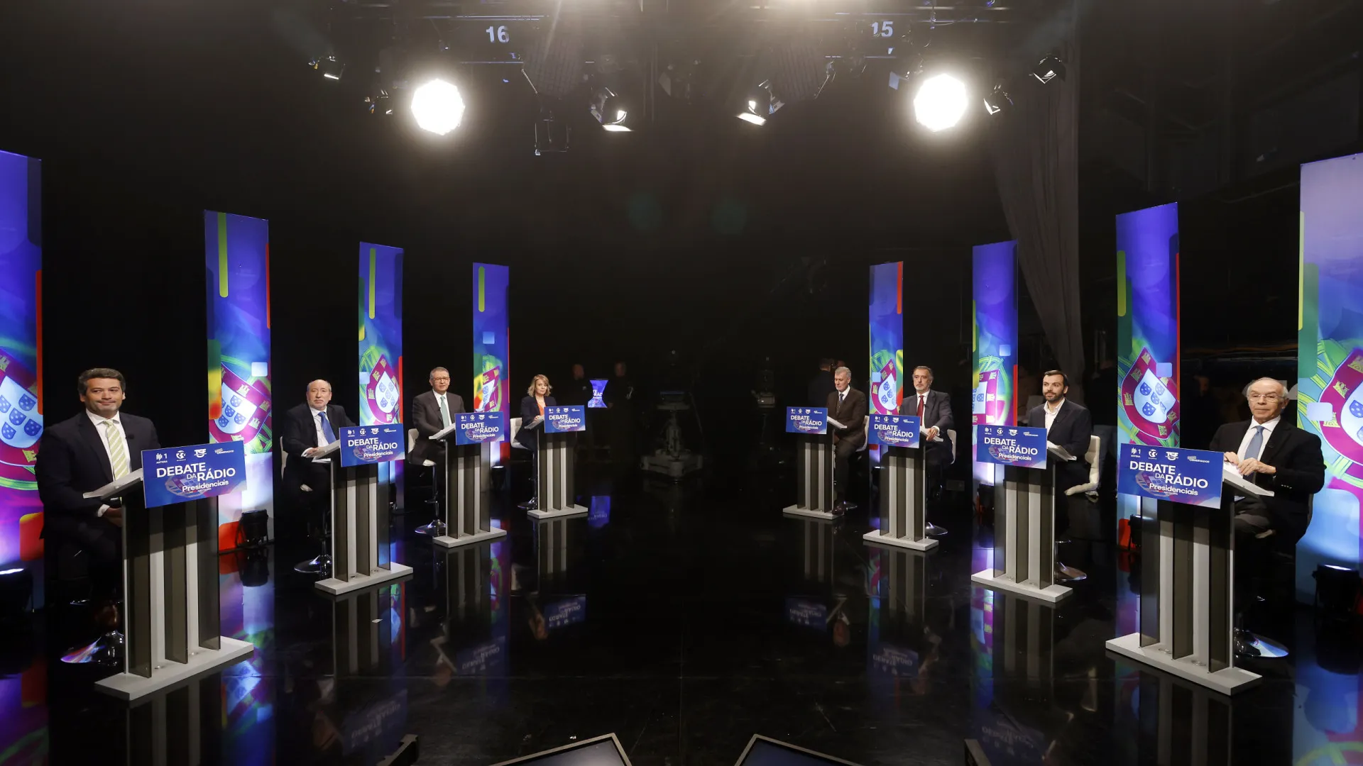 
                    Candidatos a Belém aproximam-se de Lisboa no 10.º dia de campanha
                