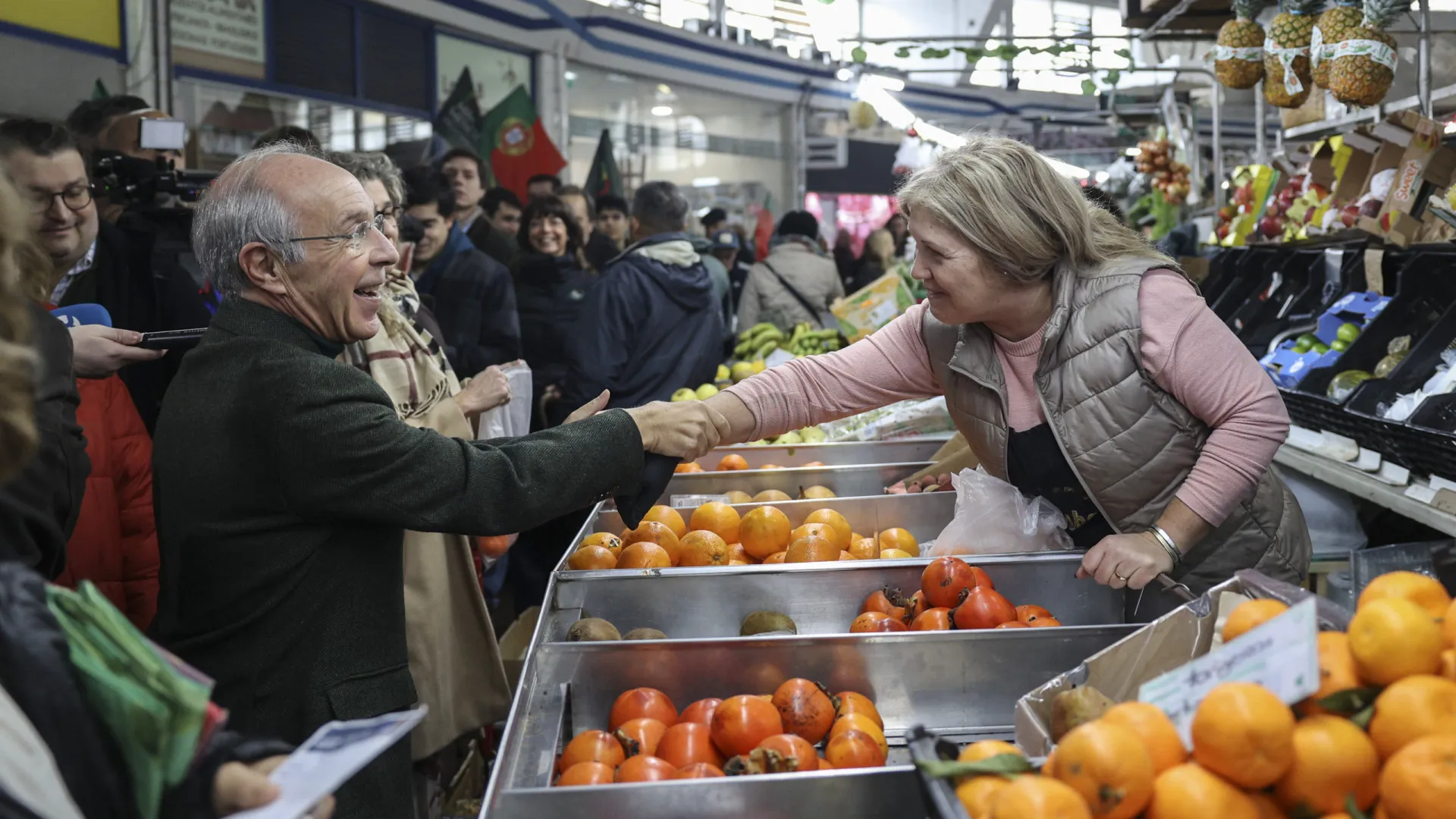 Campanha? Mendes considera que pessoas "estão fartas" de "trica política"