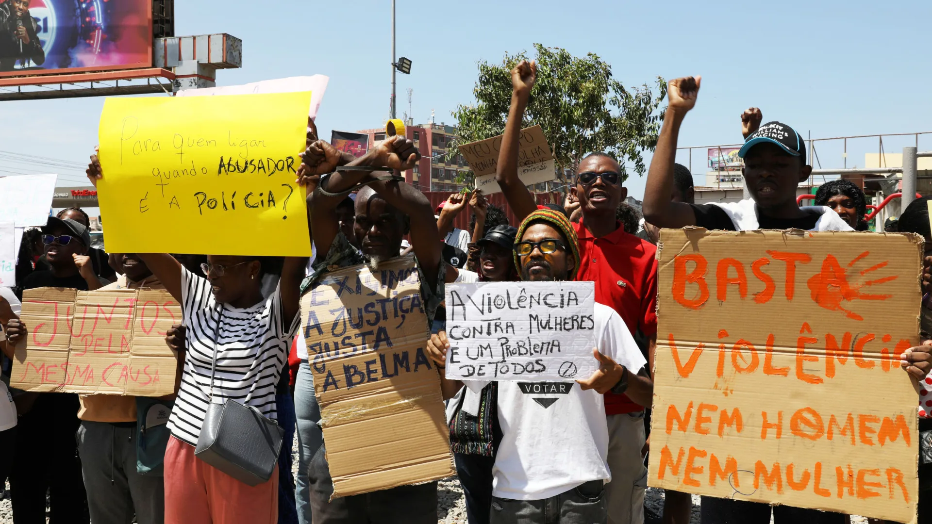
                    Manifestantes pedem penas mais duras contra abusadores sexuais em Angola
                