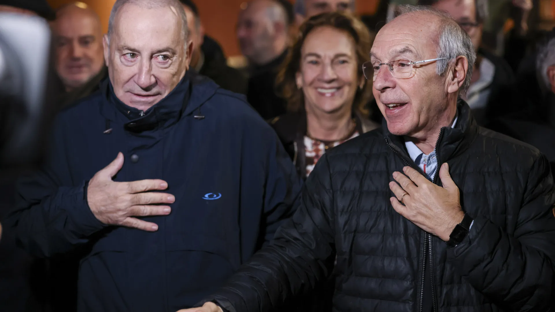 
                    Menezes pede que quem não quer 