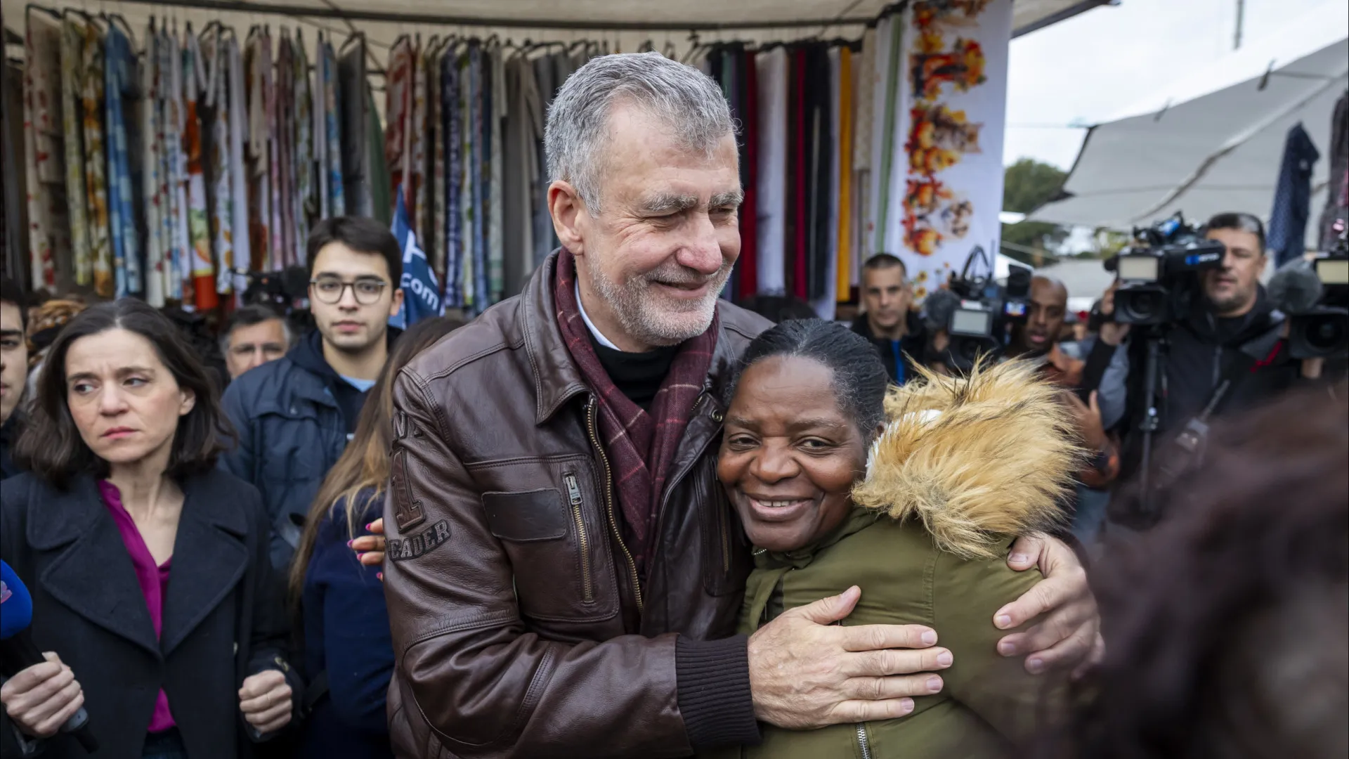 
                    Almirante critica candidatos com atitude 