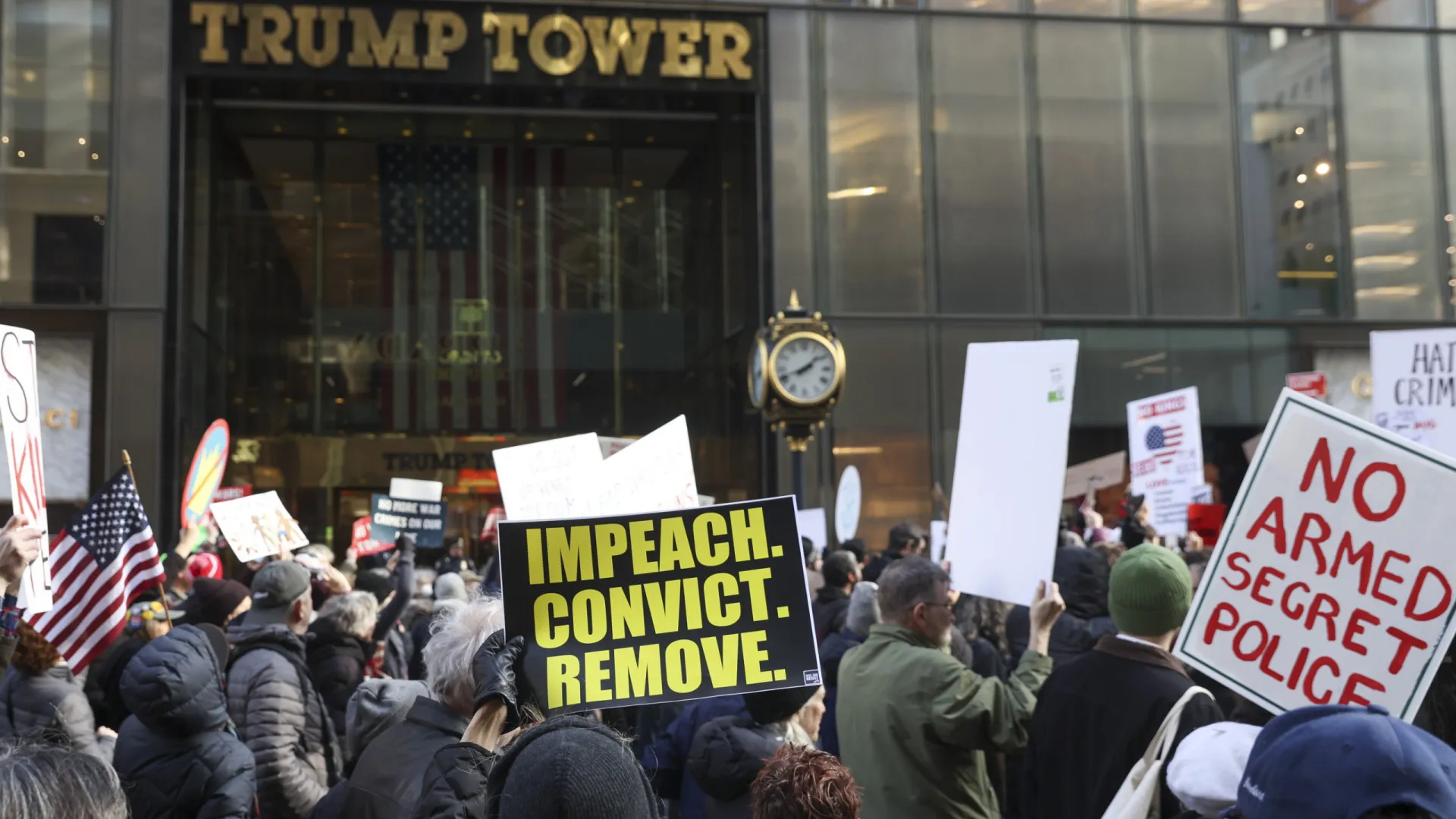 
                    Nova-iorquinos pedem 