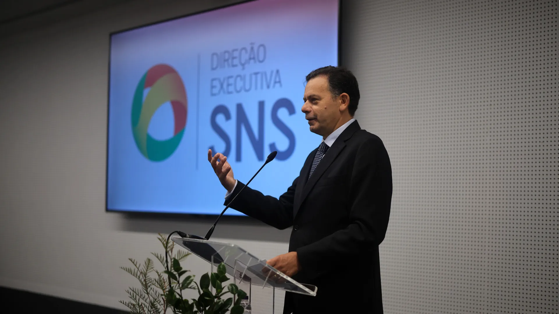 
                    Montenegro diz que há 