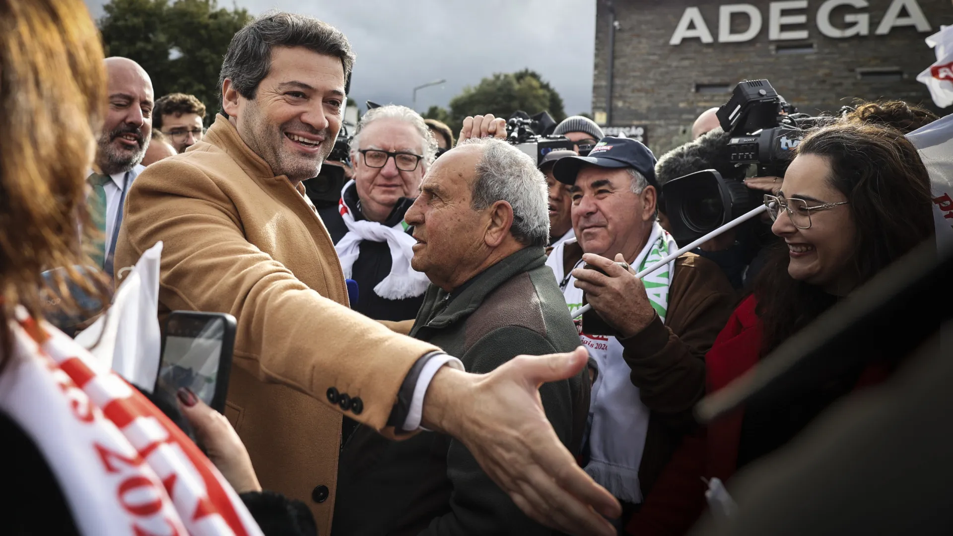 
                    Apoio de Cotrim? Ventura aceitaria, mas atira: É um 