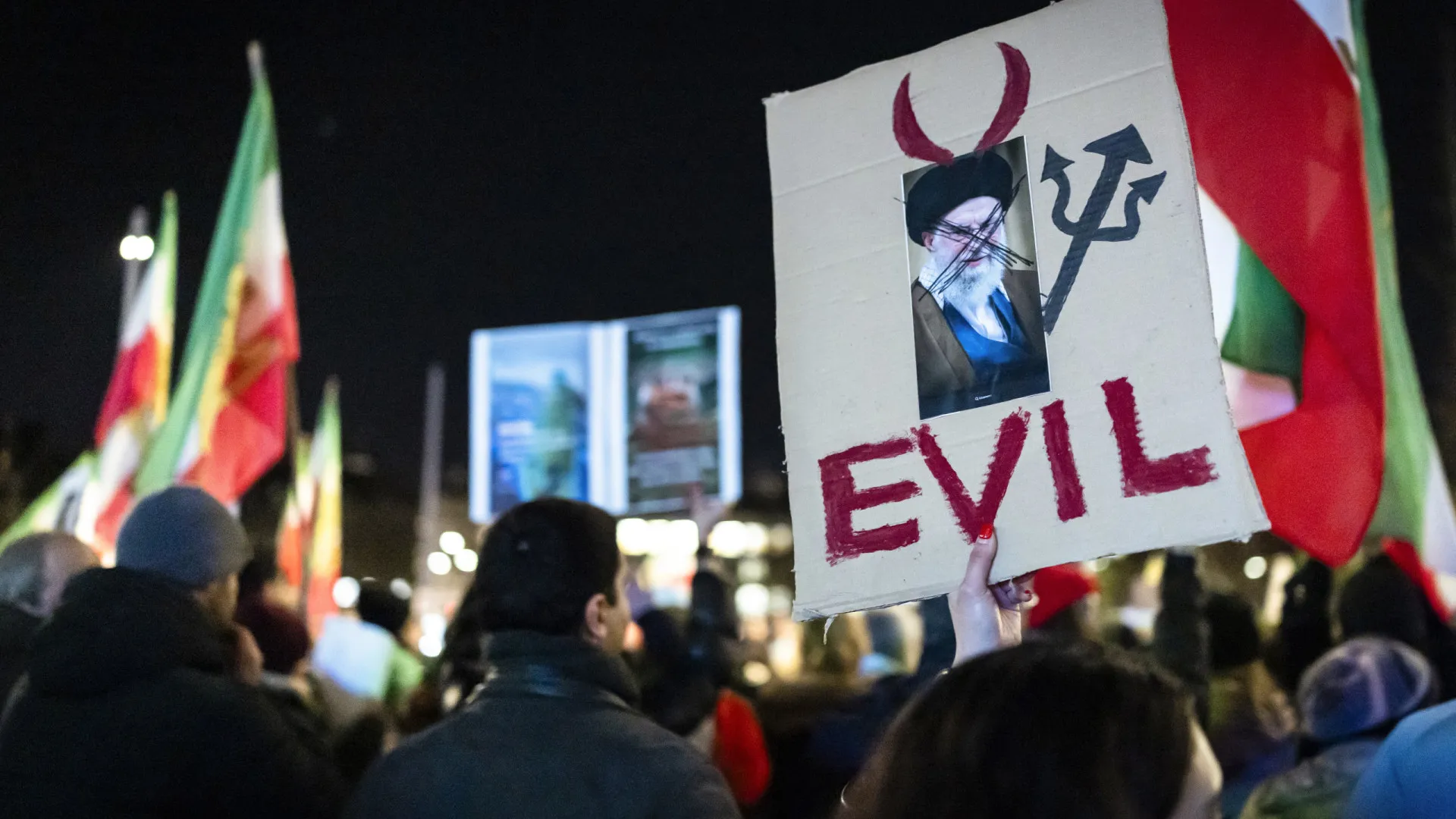 
                    Número de mortos em protestos no Irão sobe para mais de 2.500
                