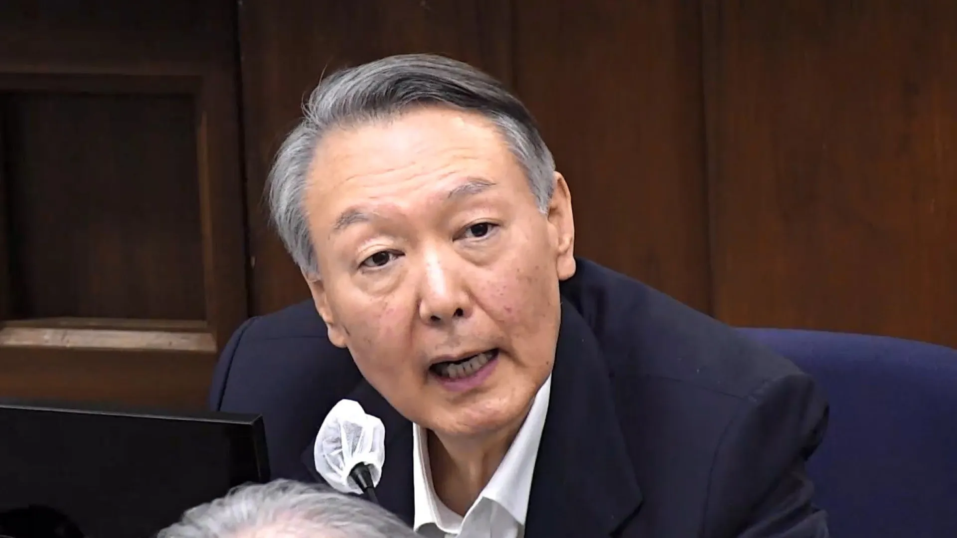 
                    Presidente deposto da Coreia do Sul condenado a cinco anos de prisão
                