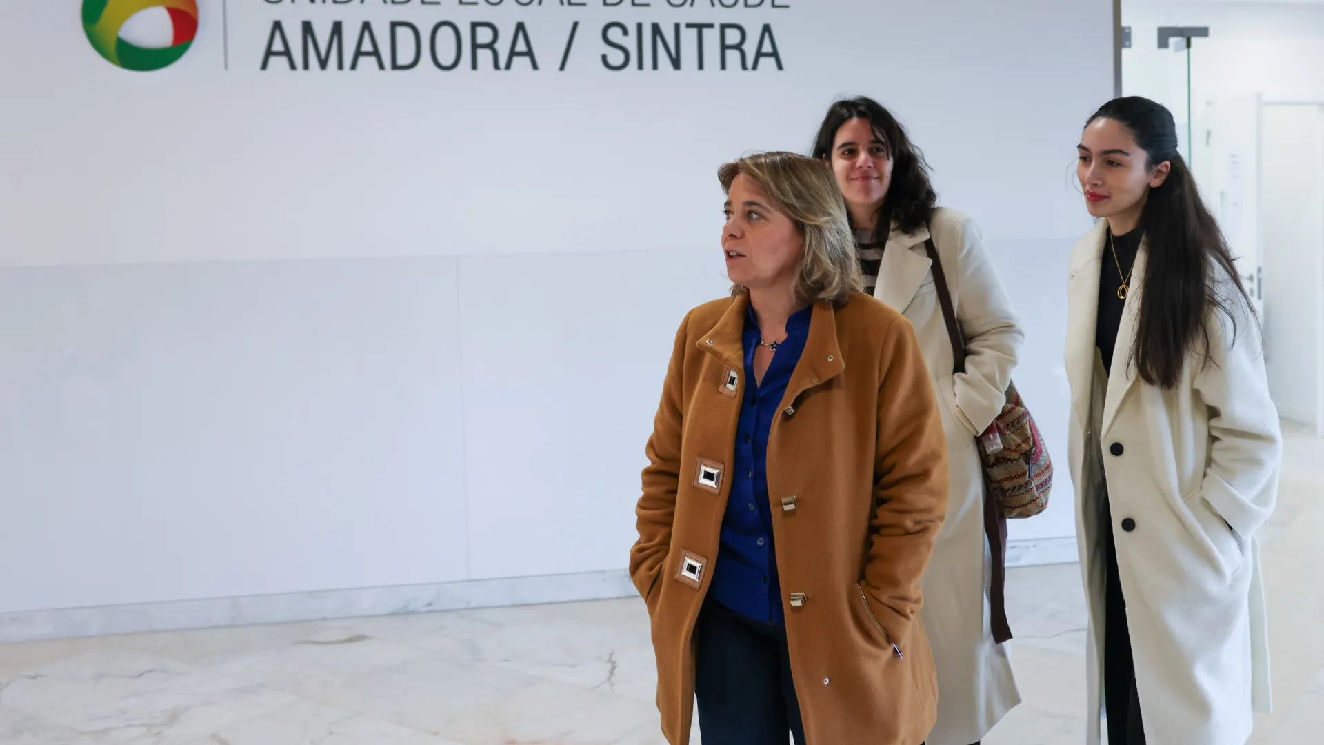 
                    Catarina Martins avisa que 