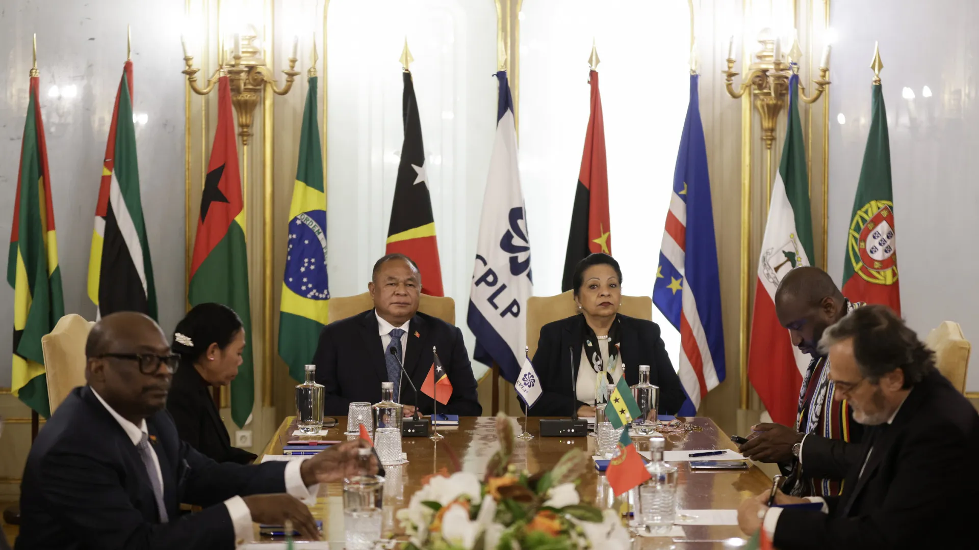 
                    CPLP acompanha situação em Bissau e garante que CEDEAO não atua sozinha
                