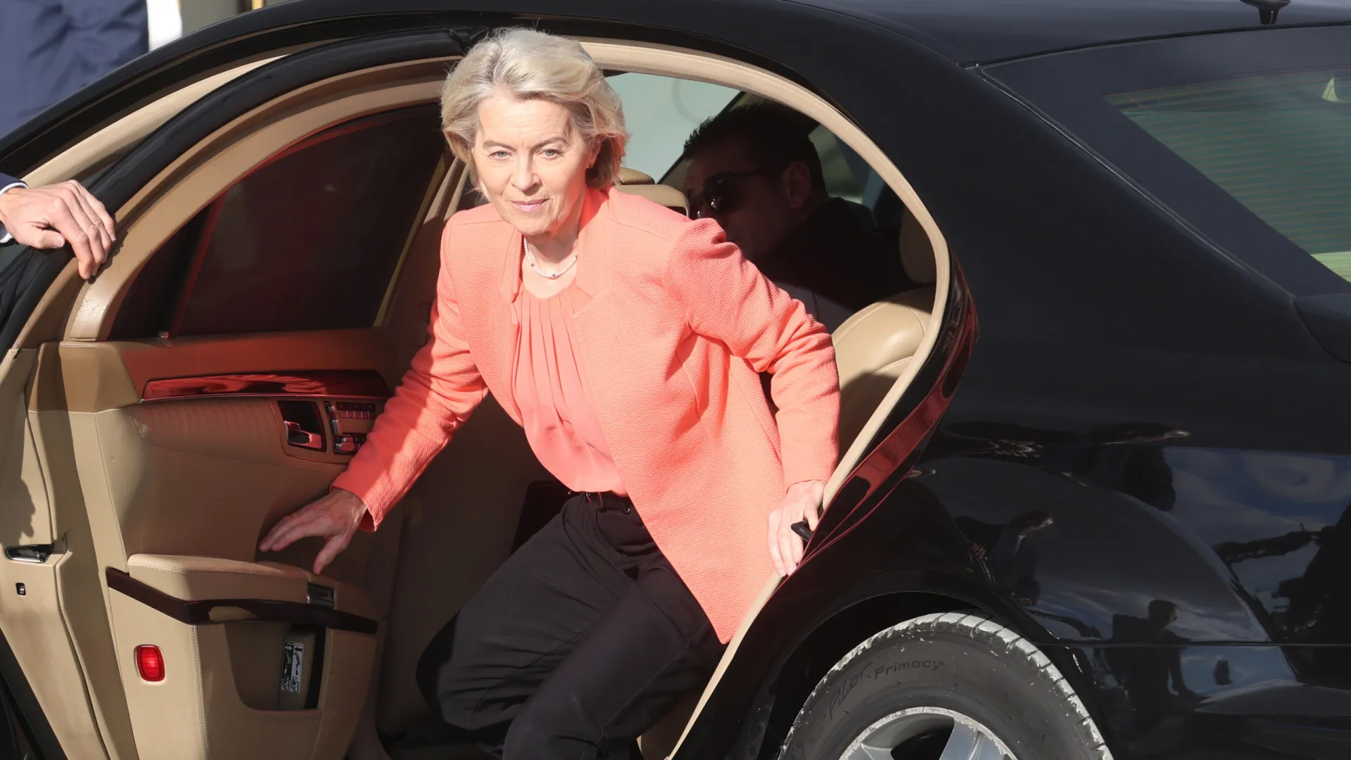 
                    Von der Leyen pede luz verde a plano luso de defesa após aval de Bruxelas
                