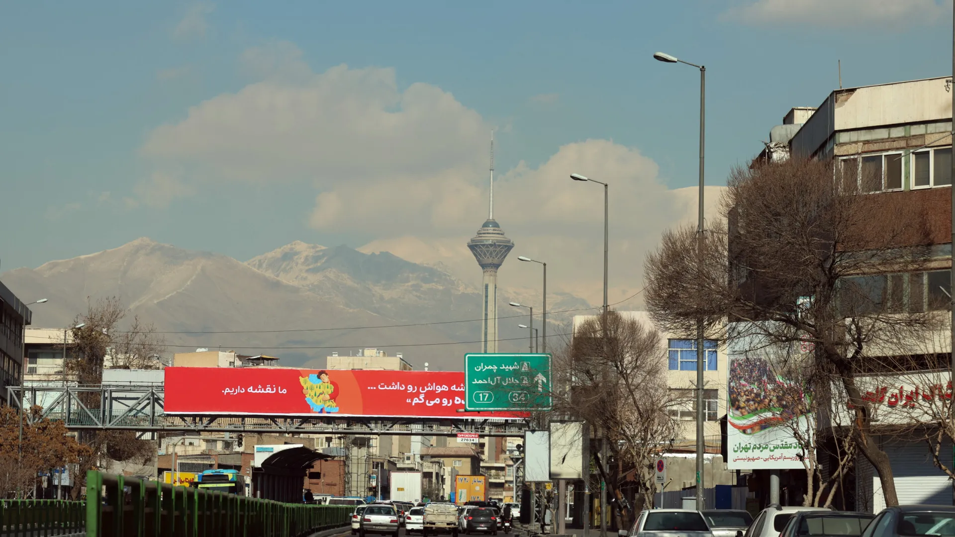 
                    Nove dias depois, foi restabelecido o funcionamento dos SMS no Irão
                