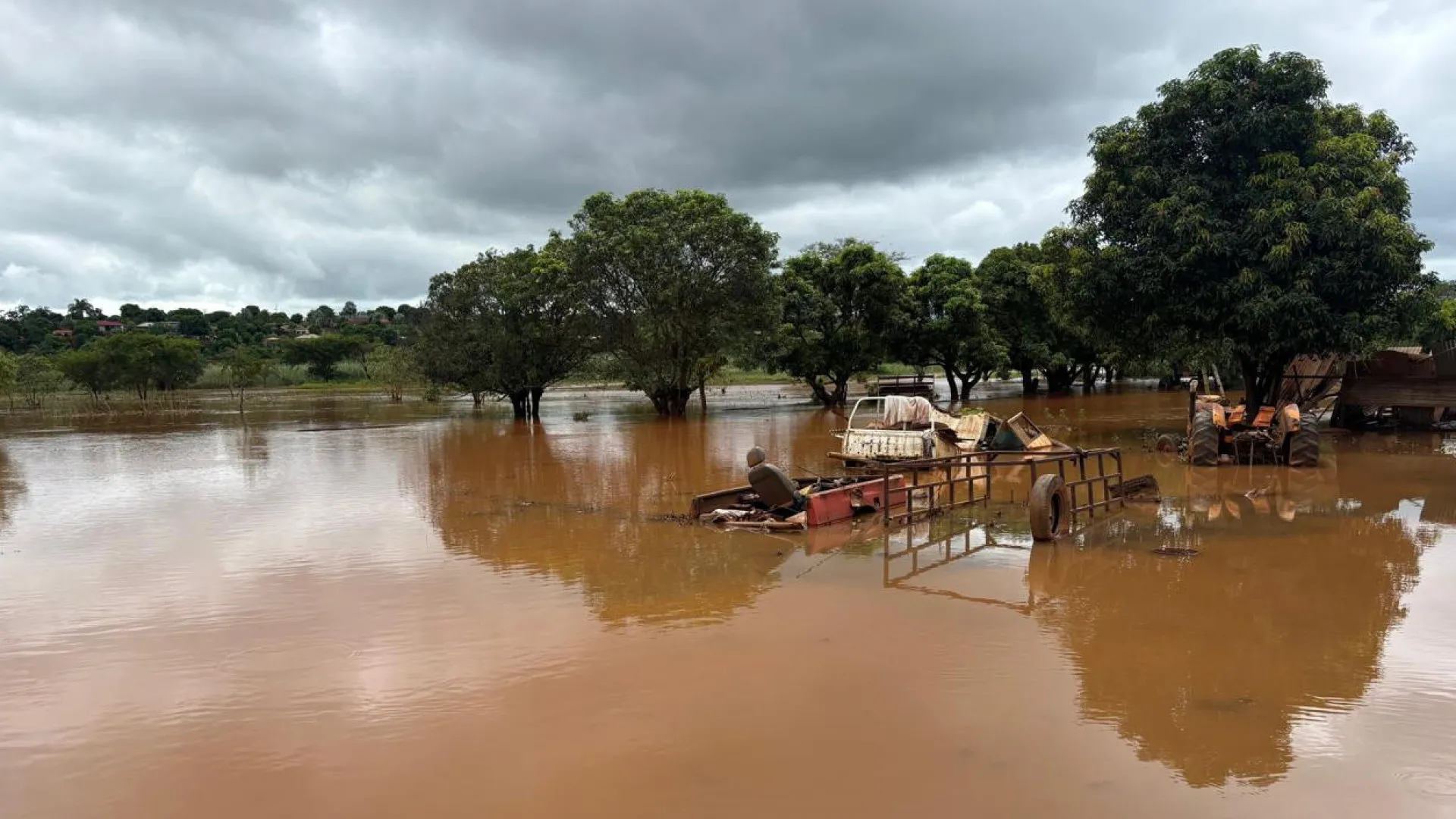 
                    África do Sul declara situação de catástrofe nacional devido às chuvas
                