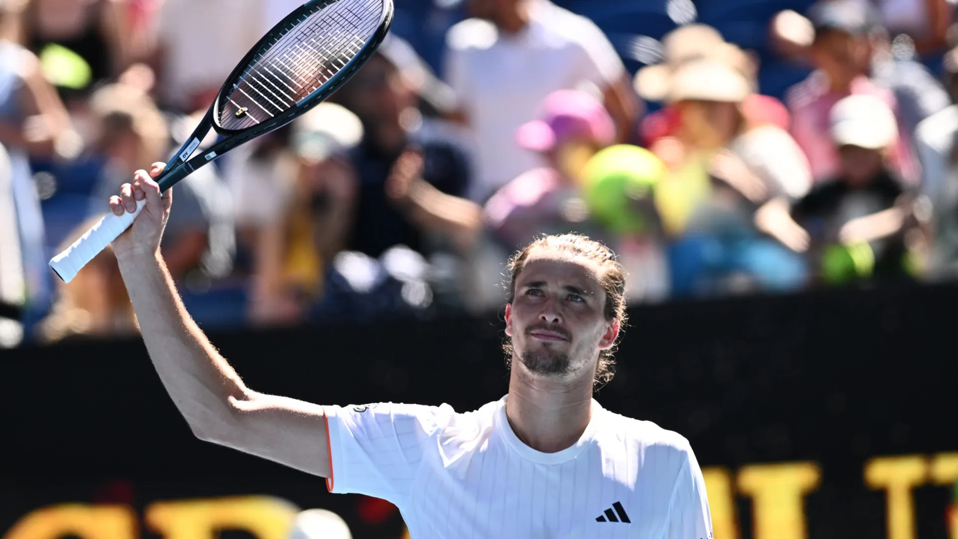 
                    Zverev perde um 'set', mas avança no Open da Austrália
                