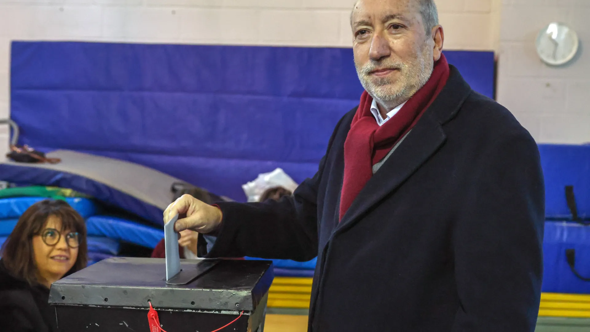 
                    António Filipe pede que portugueses 