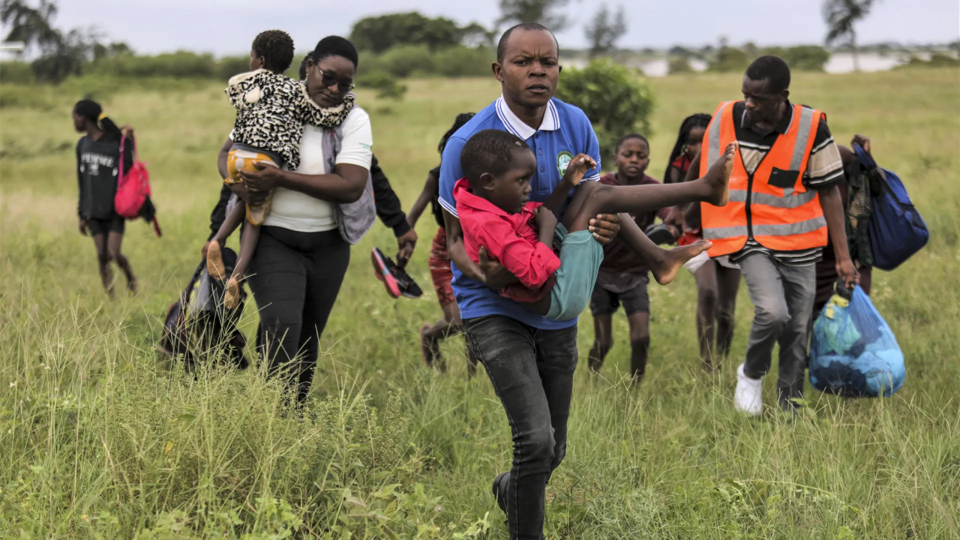 
                    Cheias deixam mais de 230 mil crianças fora da escola em Moçambique
                